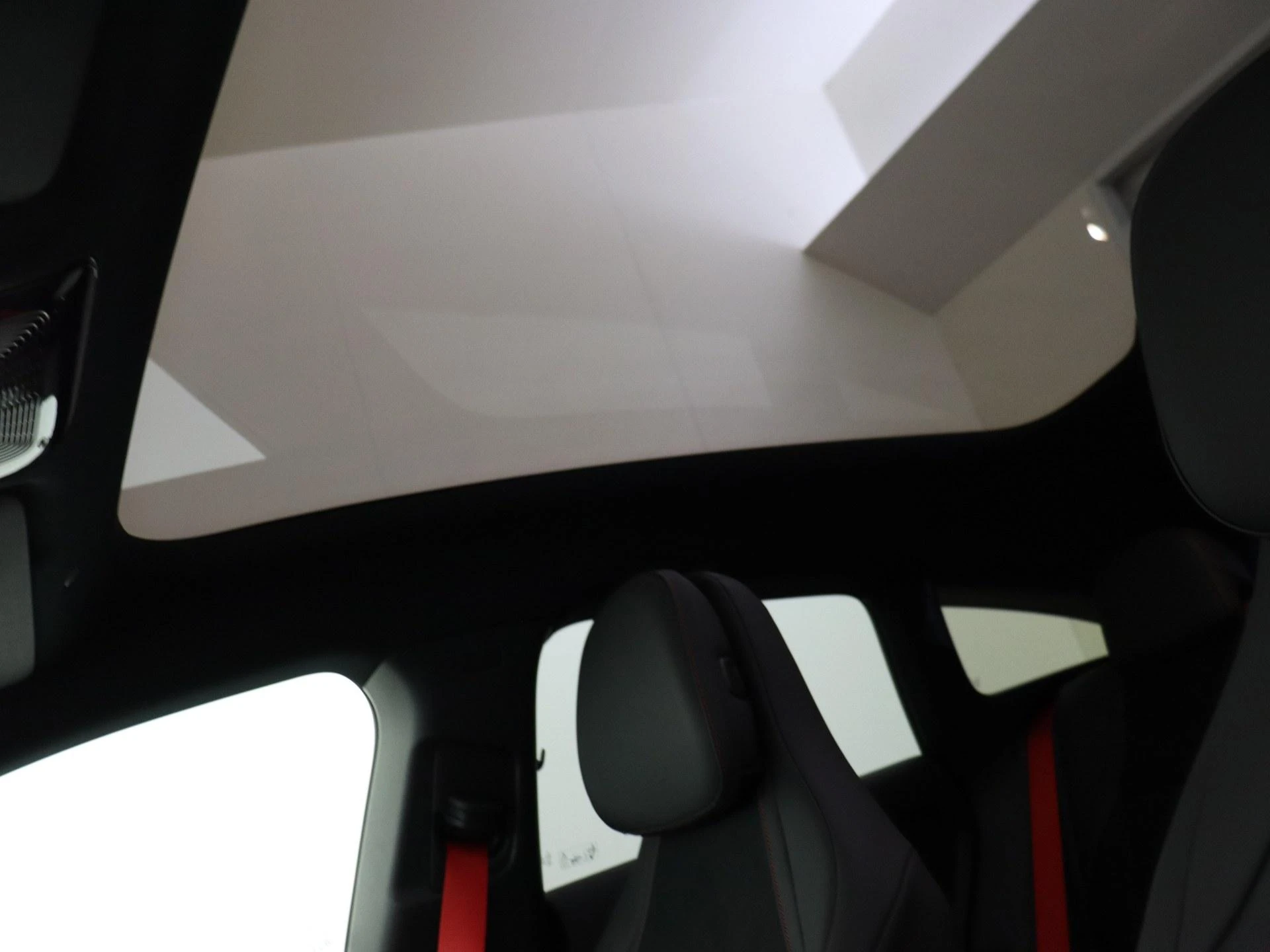 Mercedes-Benz-CLA-image-27