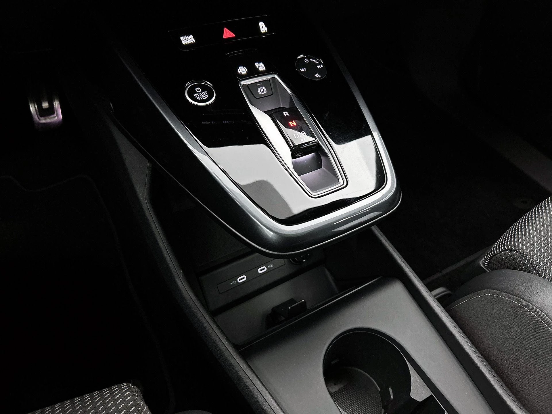 Audi-Q4 e-tron-image-30