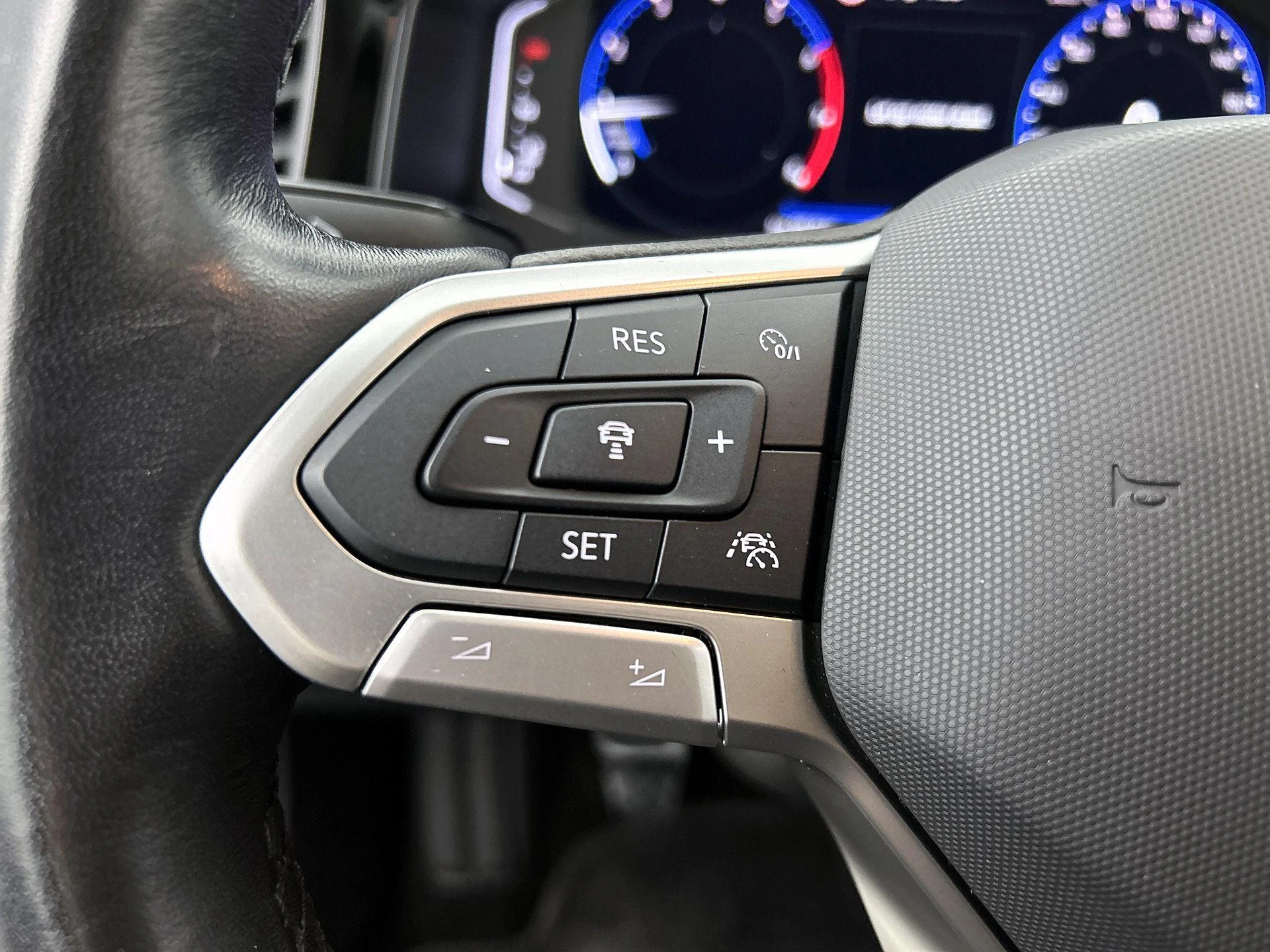 Volkswagen-Polo-image-33
