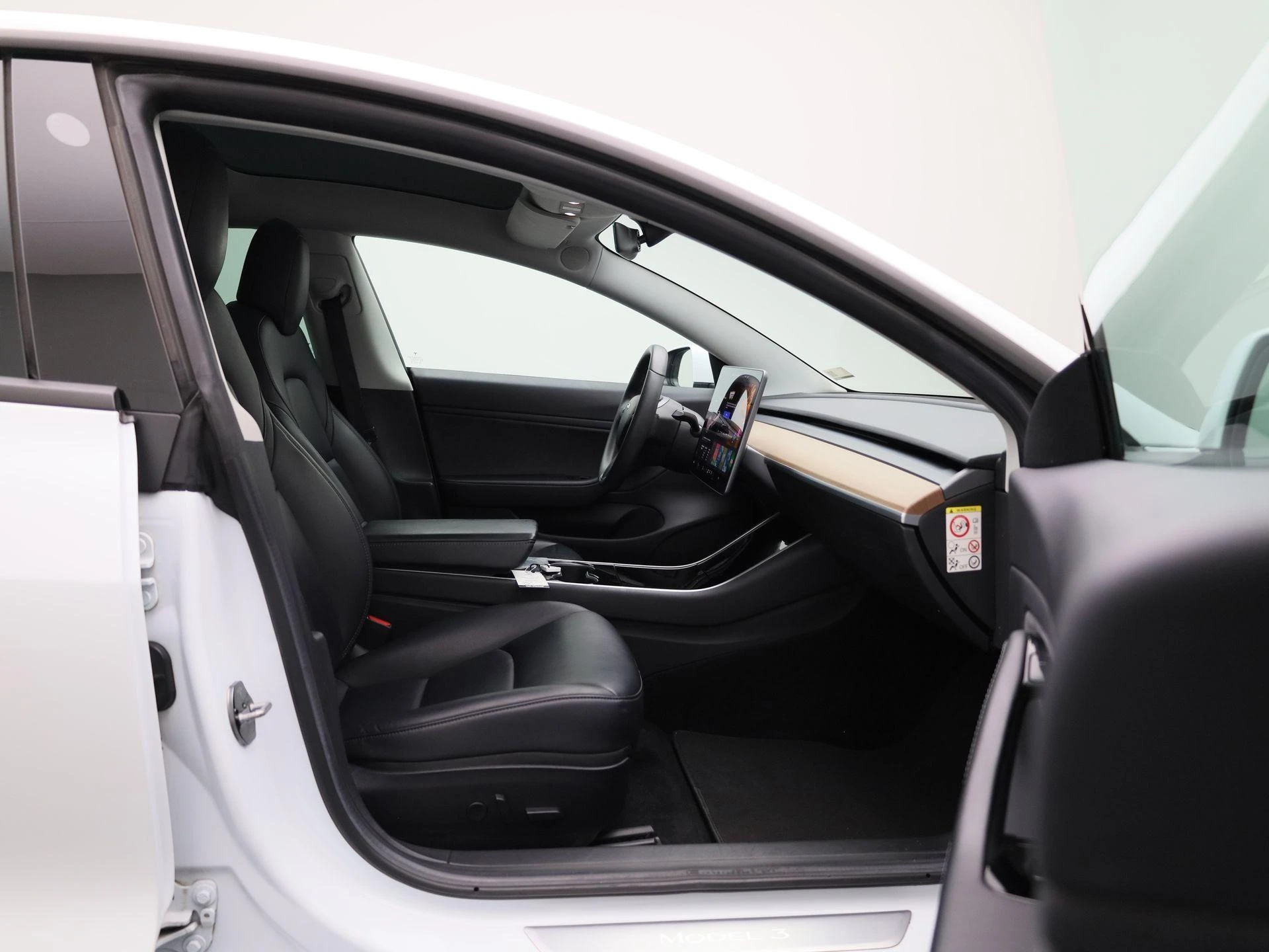 Tesla-Model 3-image-39