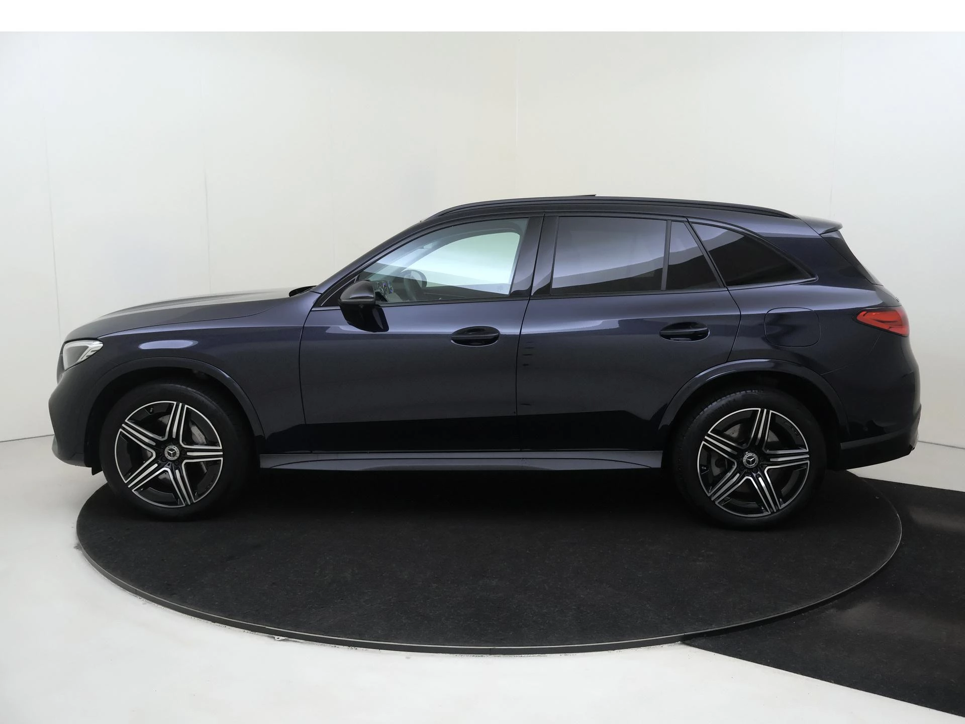 Mercedes-Benz-GLC-image-7