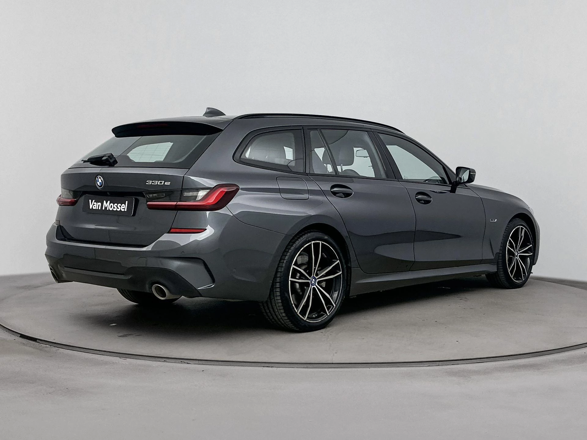 BMW-3 Serie-image-3