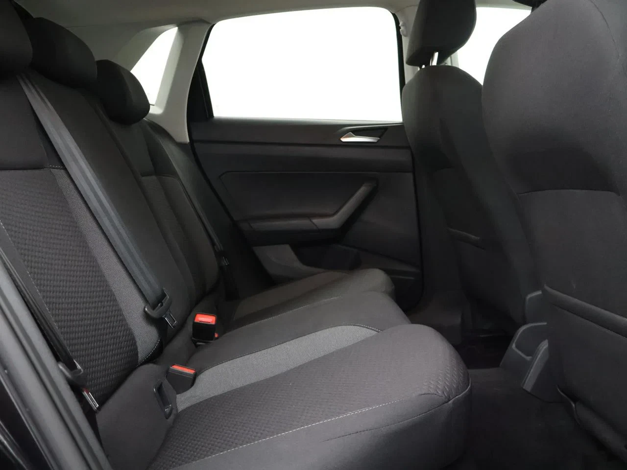 Volkswagen-Polo-image-4