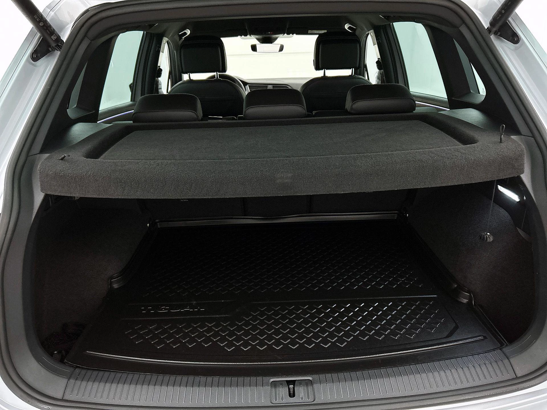 Volkswagen-Tiguan-image-15