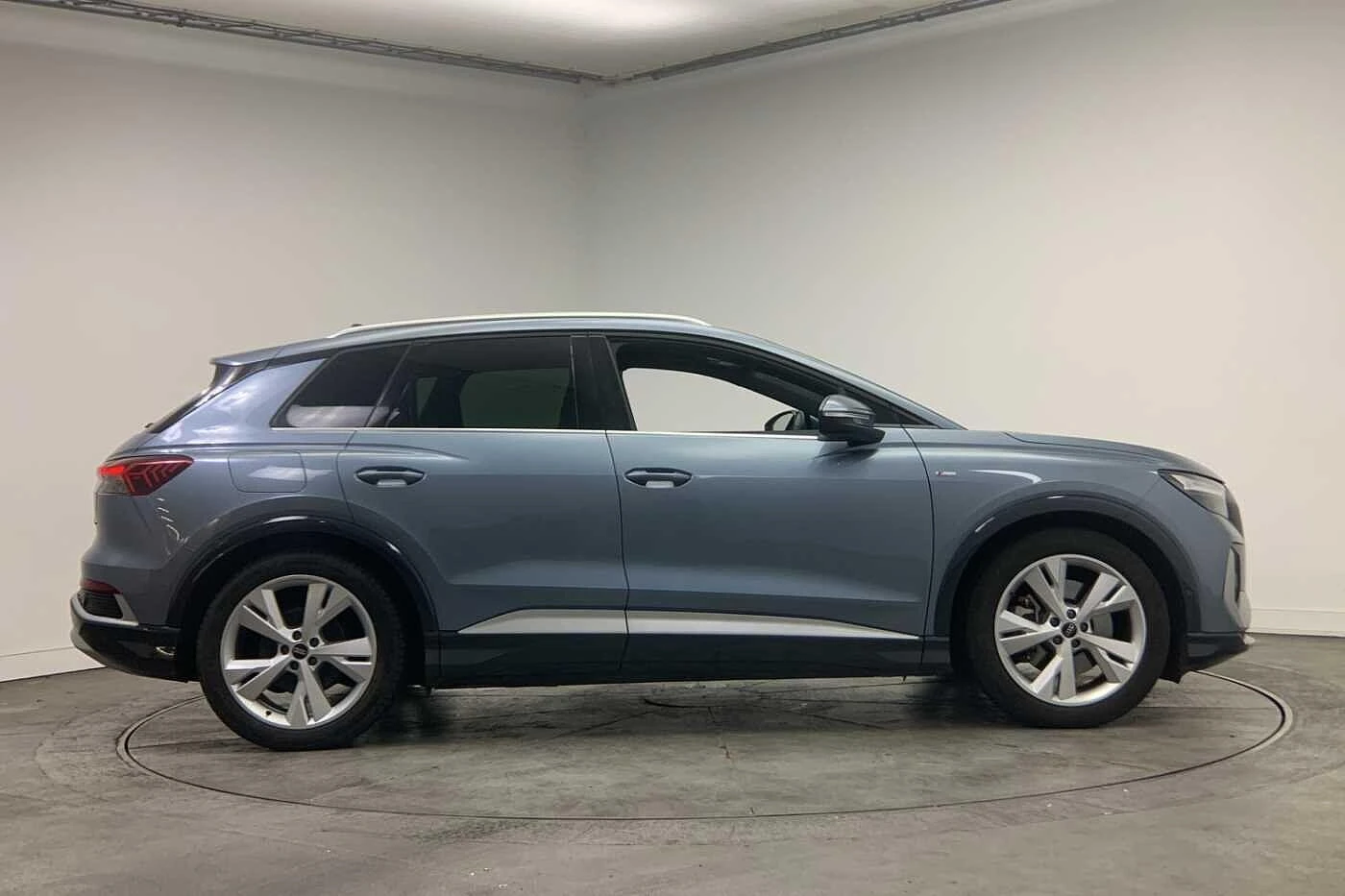 Audi-Q4 e-tron-image-3