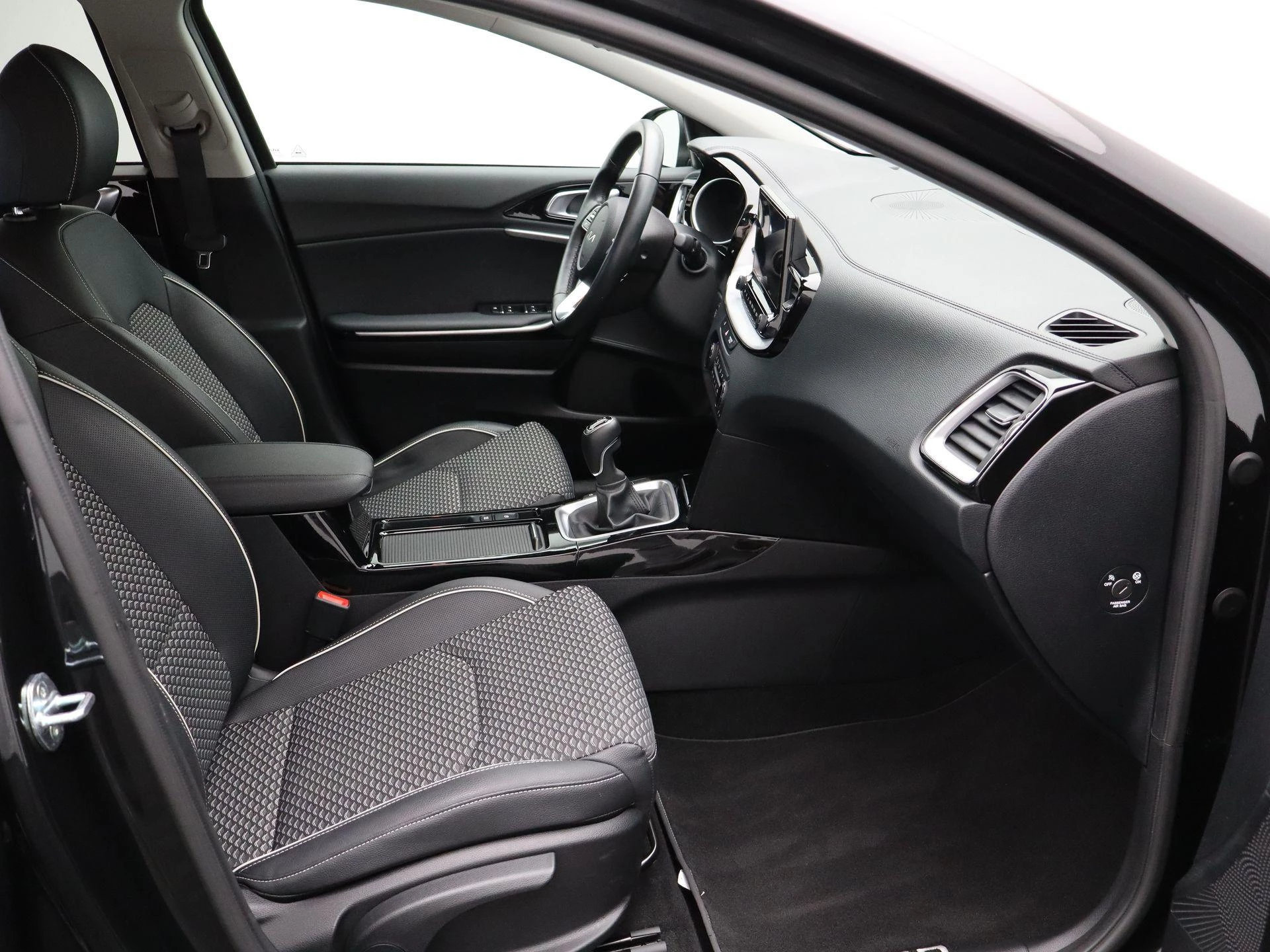 Kia-Ceed Sportswagon-image-30