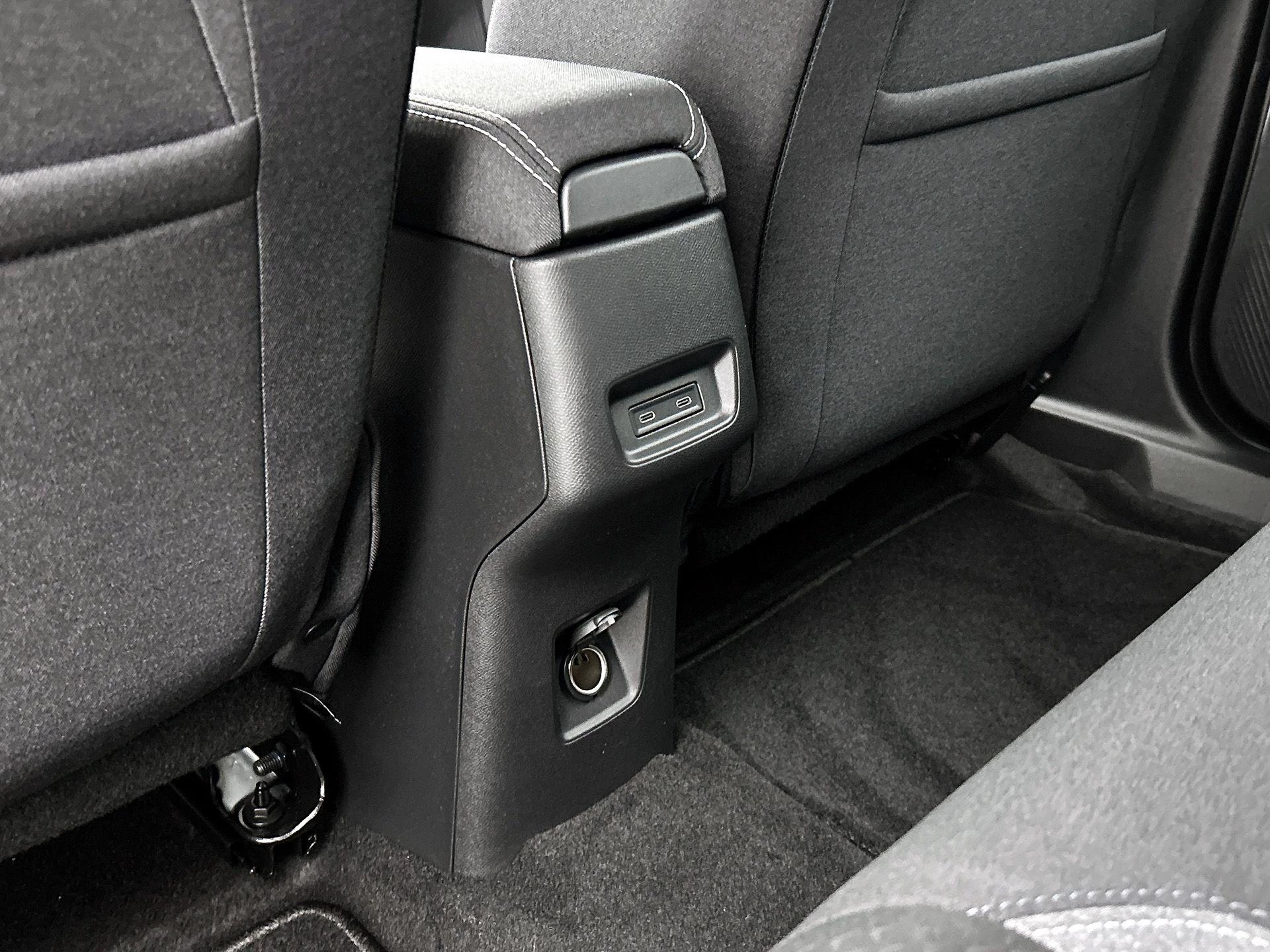 Opel-Frontera-image-11