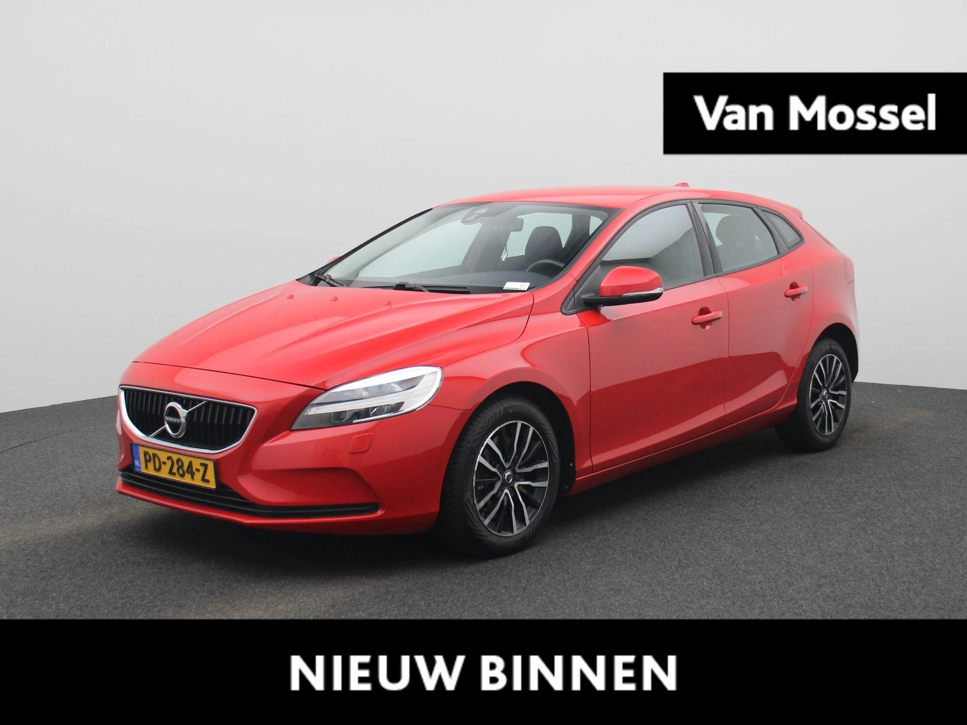 Volvo-V40-image-0