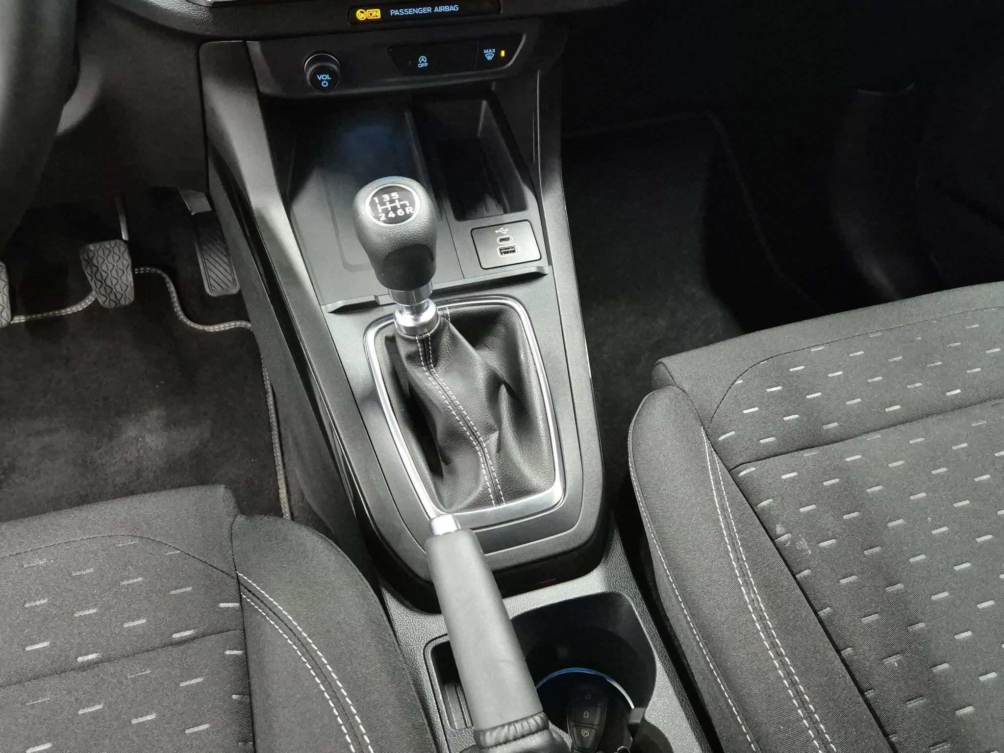 Ford-Puma-image-13
