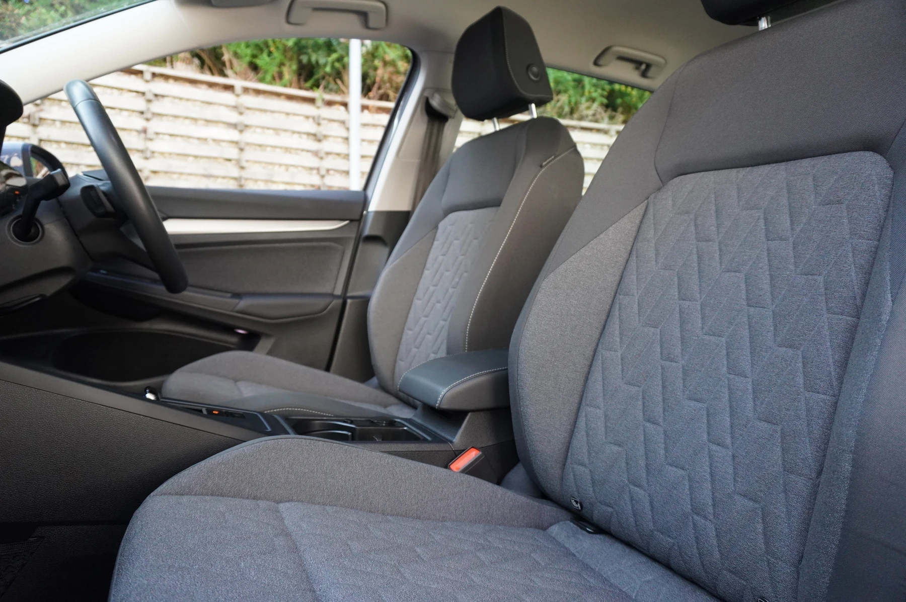 Volkswagen-Golf-image-9