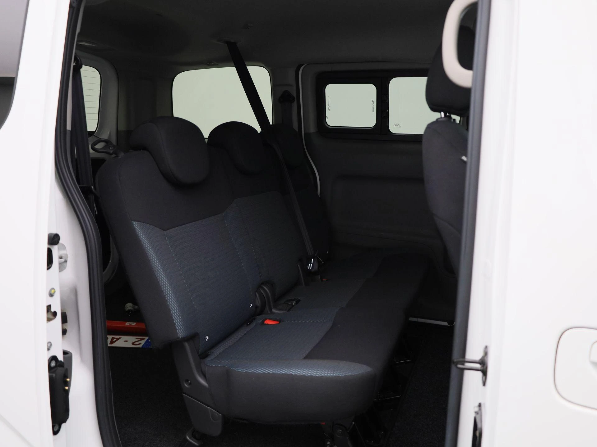 Nissan-e-NV200-image-36