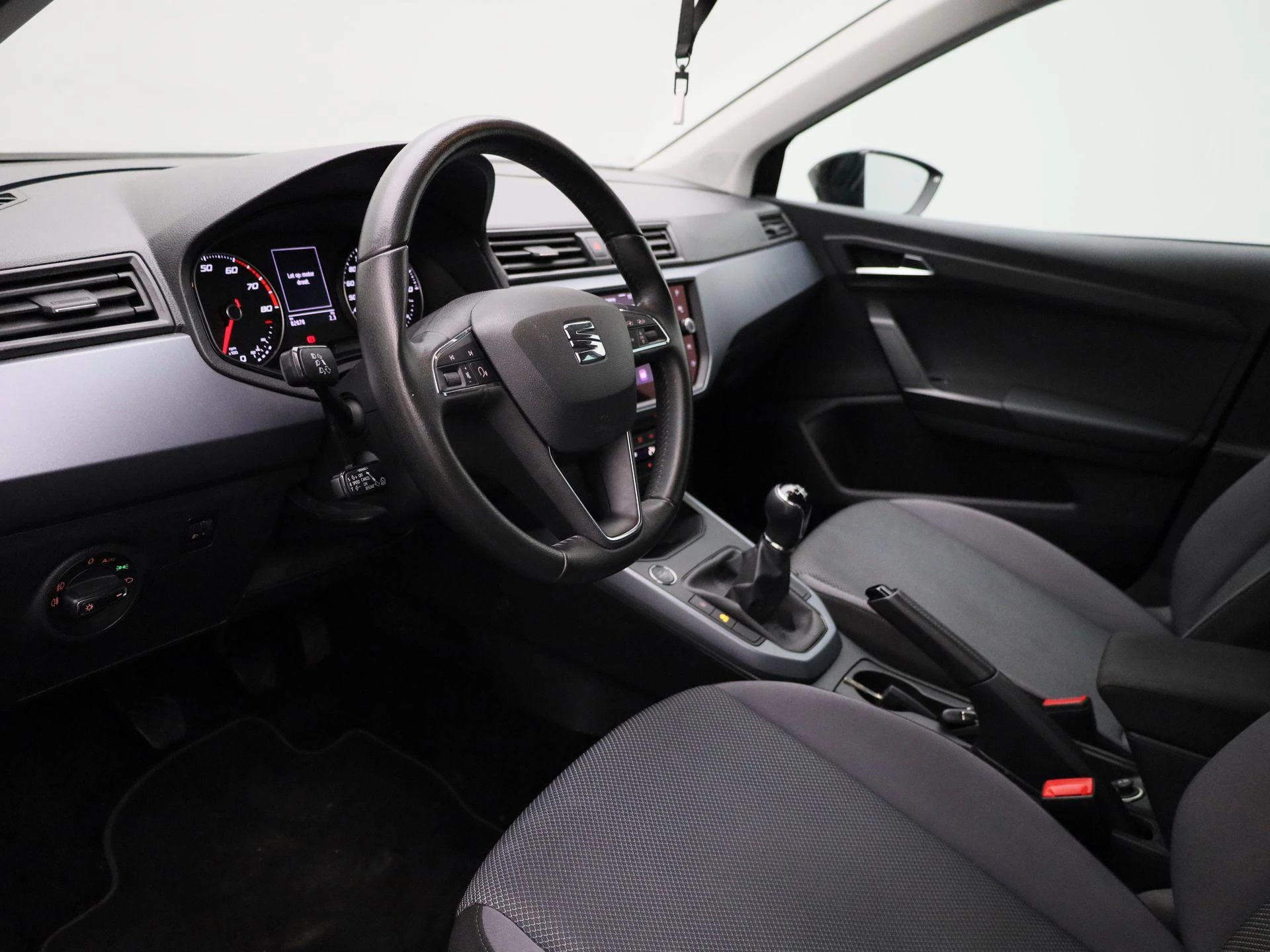 SEAT-Arona-image-27