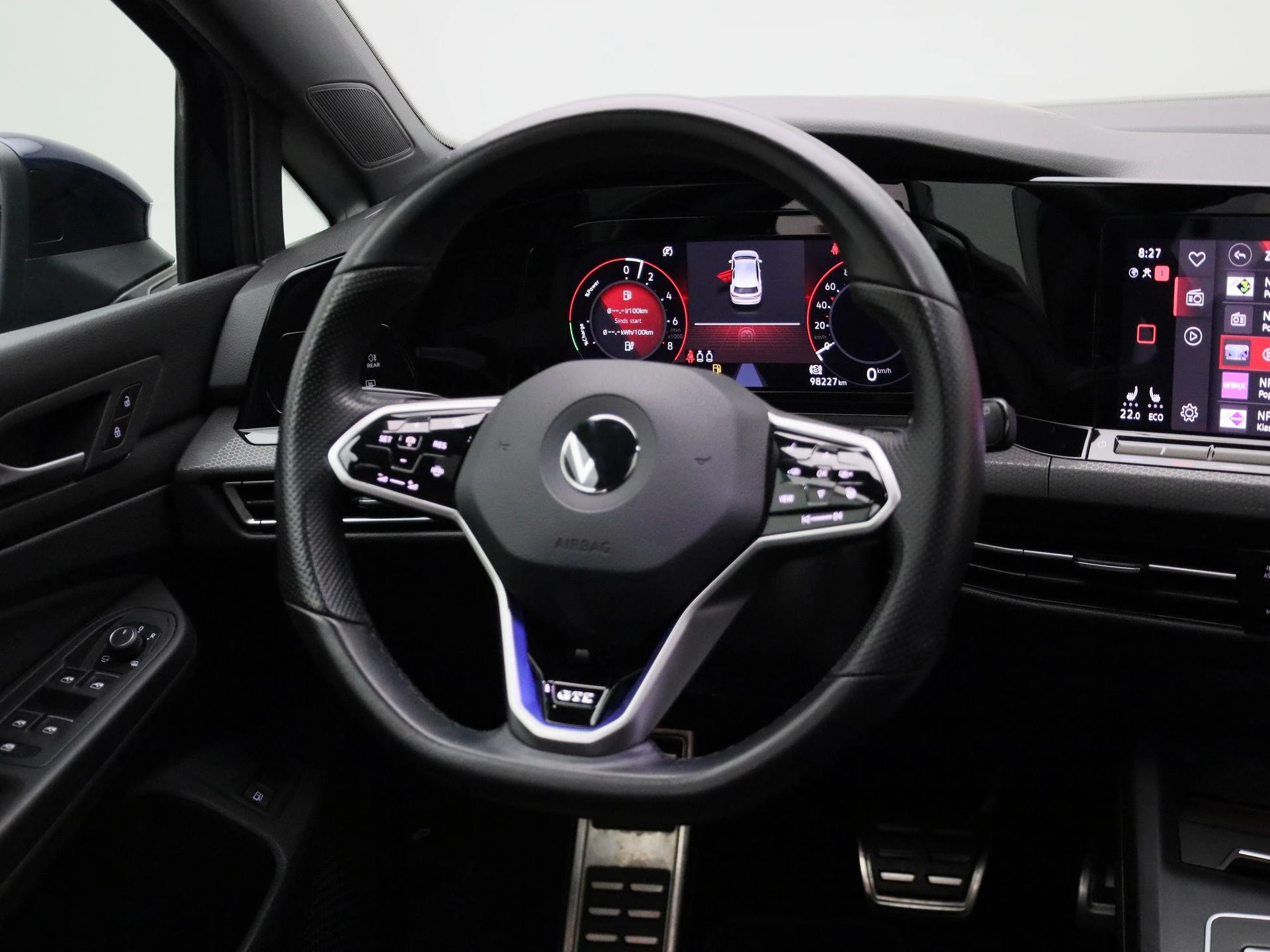 Volkswagen-Golf-image-9