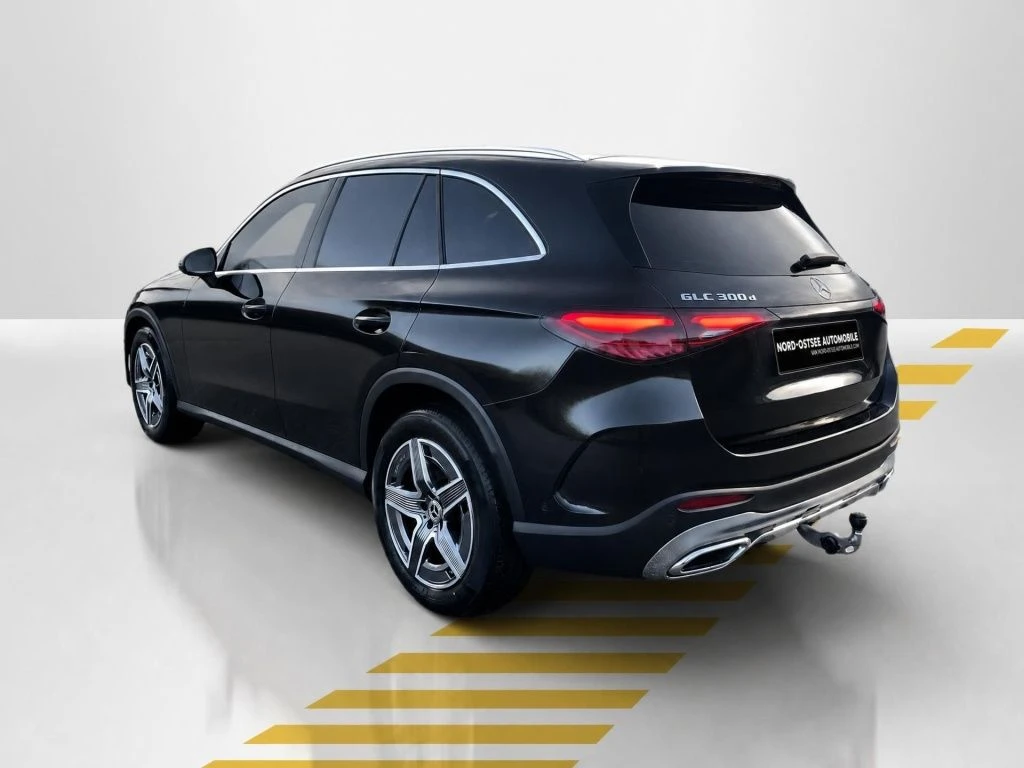 Mercedes-Benz-GLC 300 d-image-12
