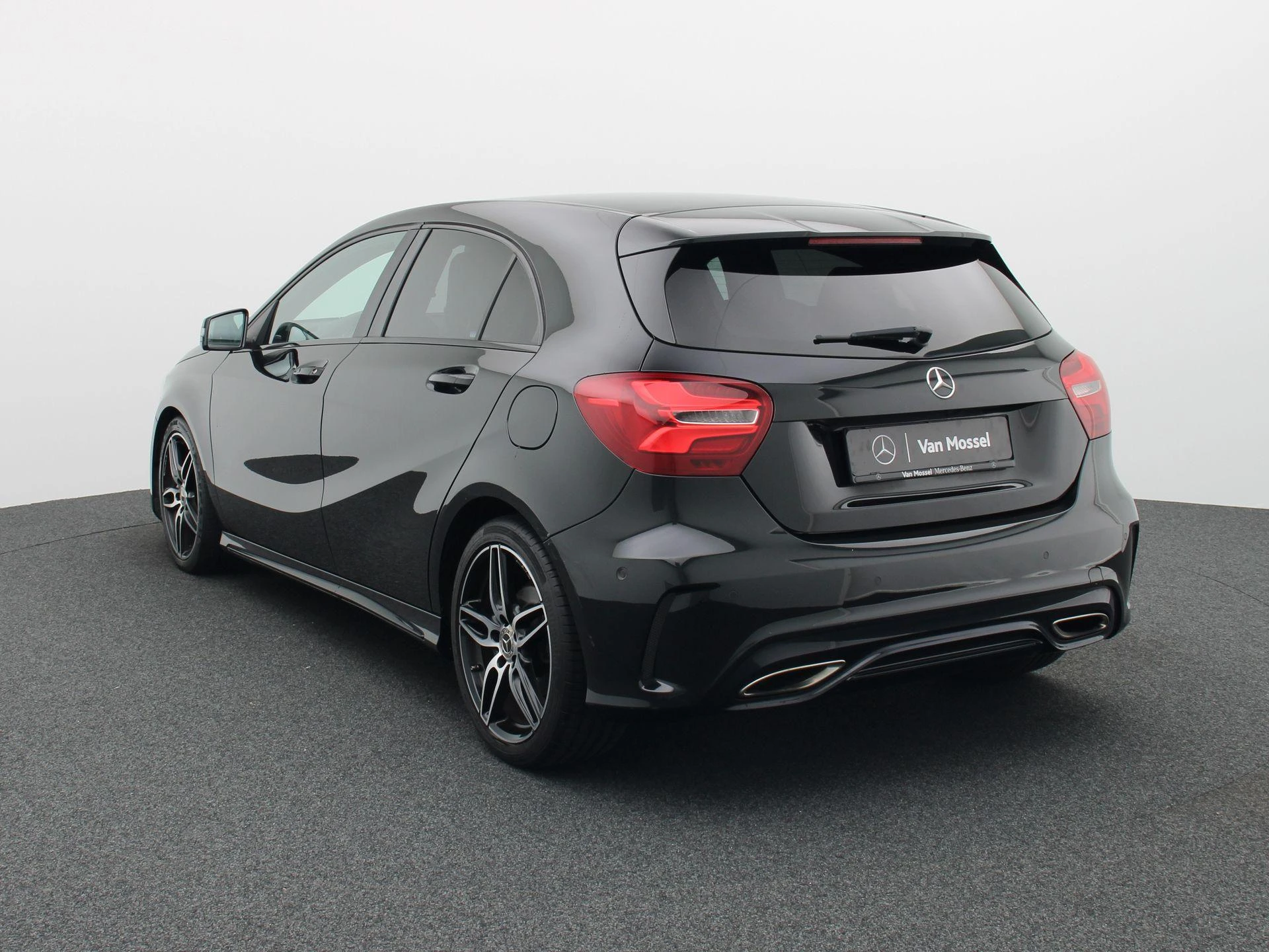 Mercedes-Benz-A-Klasse-image-1