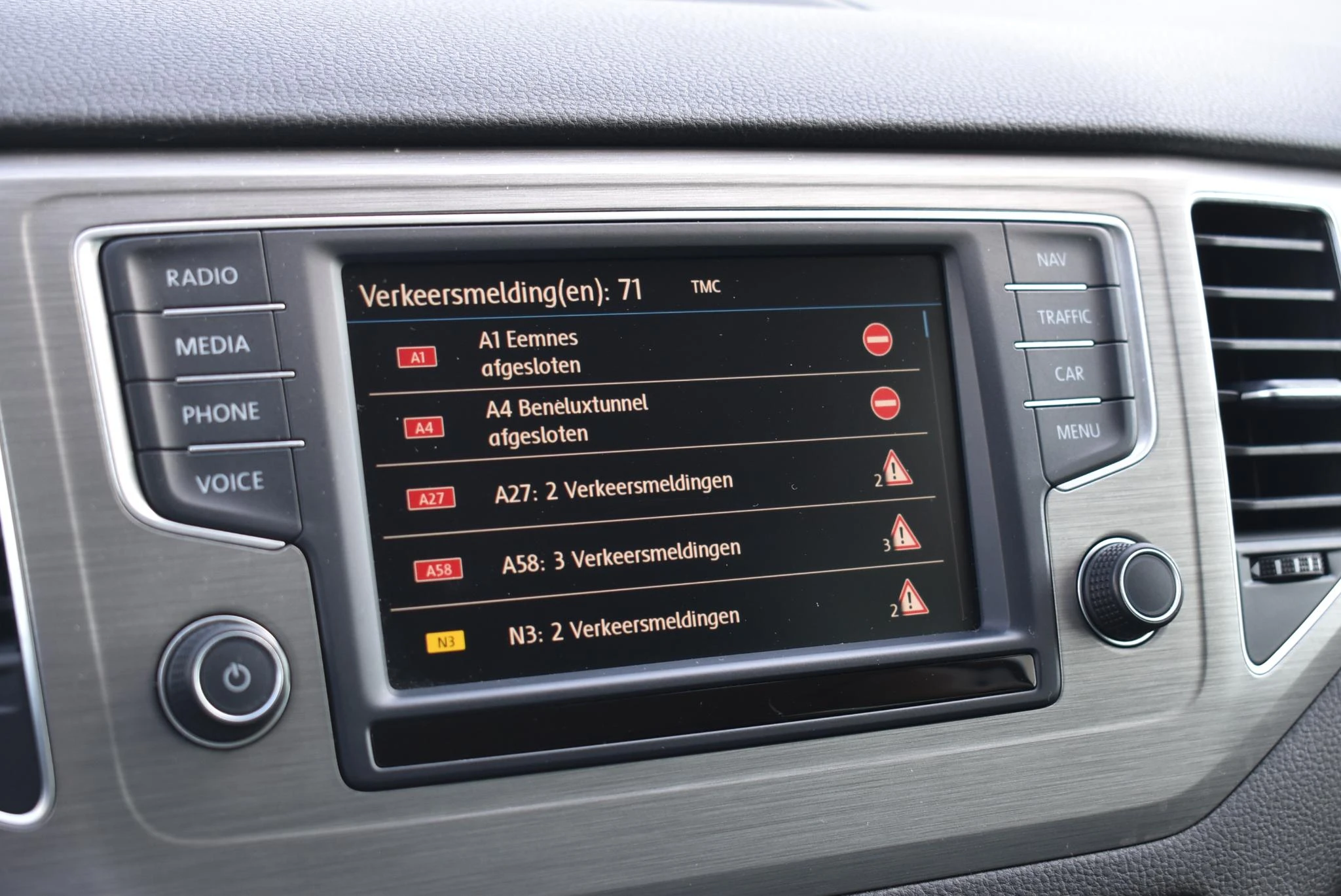 Volkswagen-Golf Sportsvan-image-31