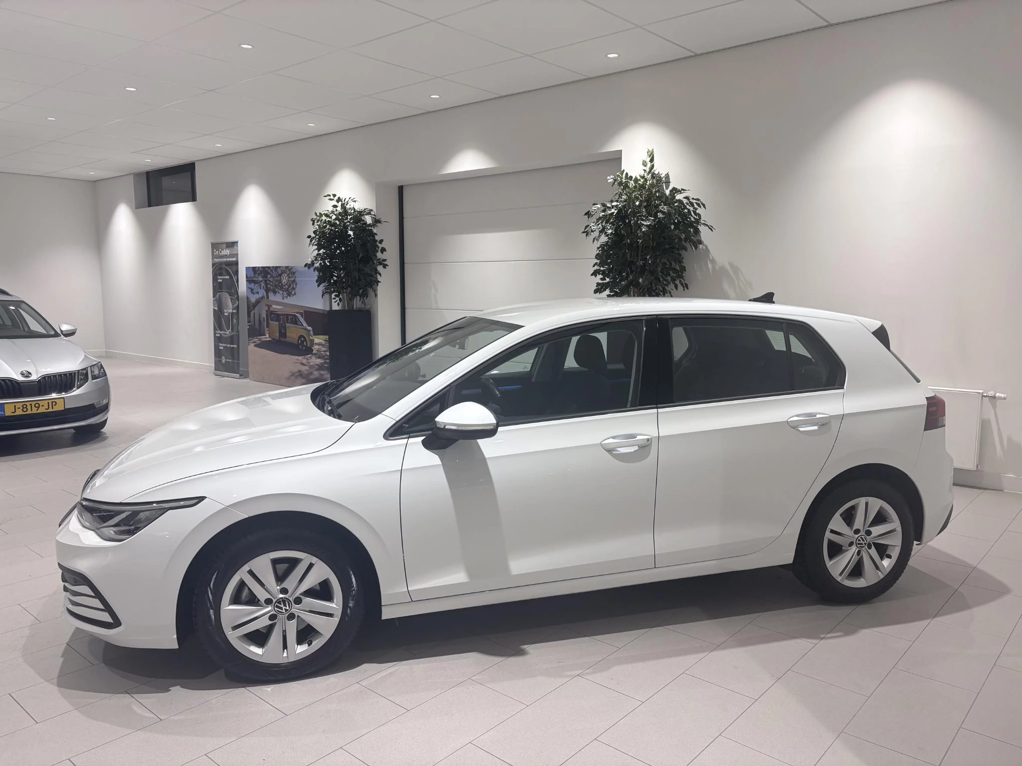 Volkswagen-Golf-image-2