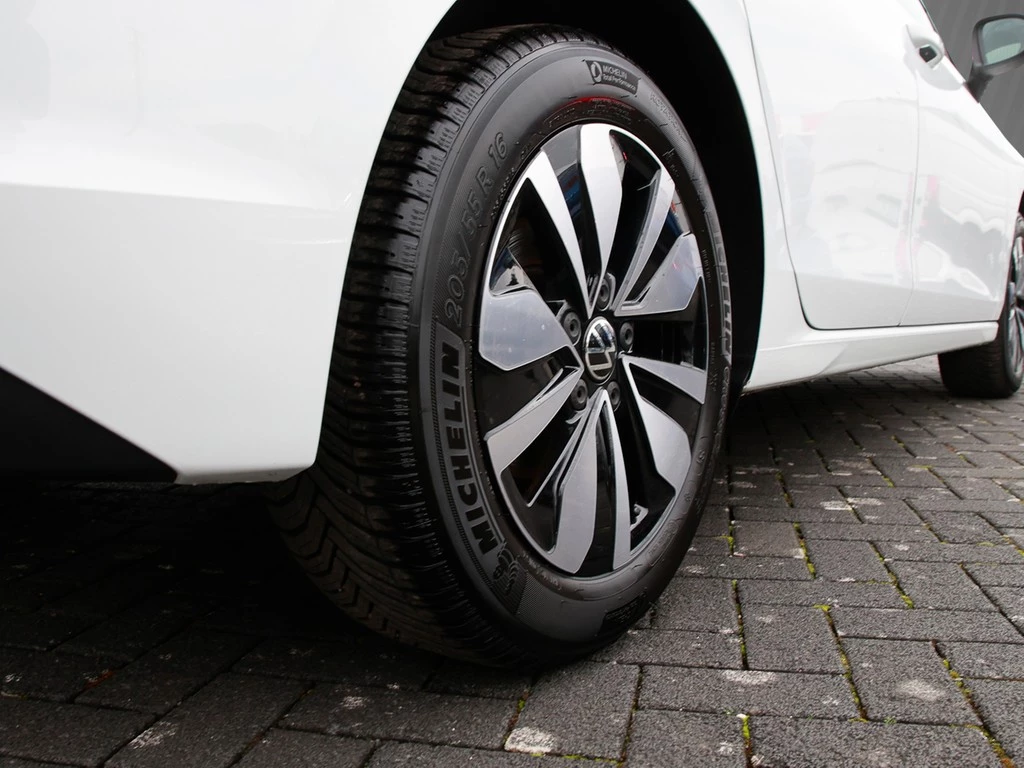 Volkswagen-Golf-image-4