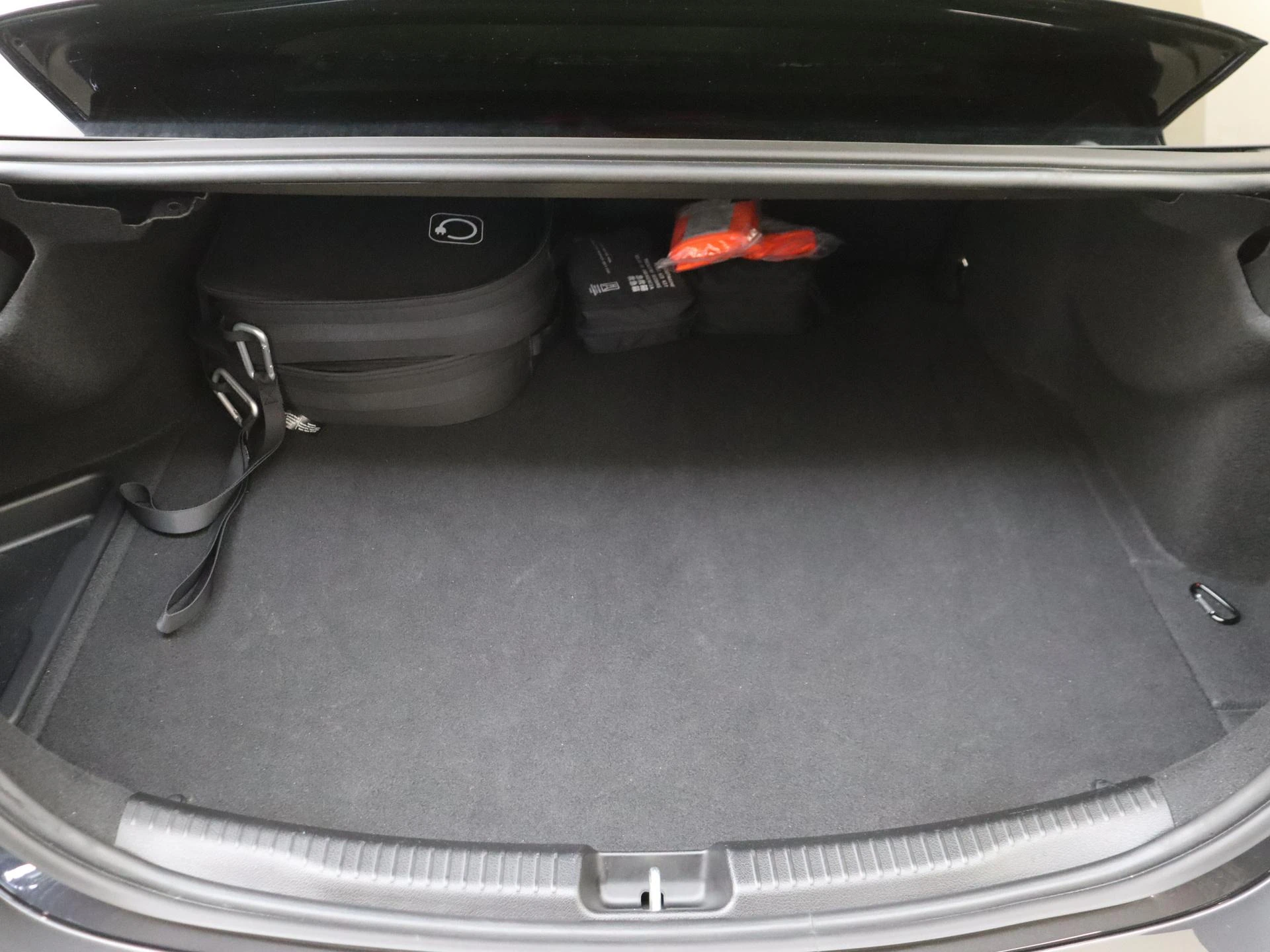 Mercedes-Benz-C-Klasse-image-29