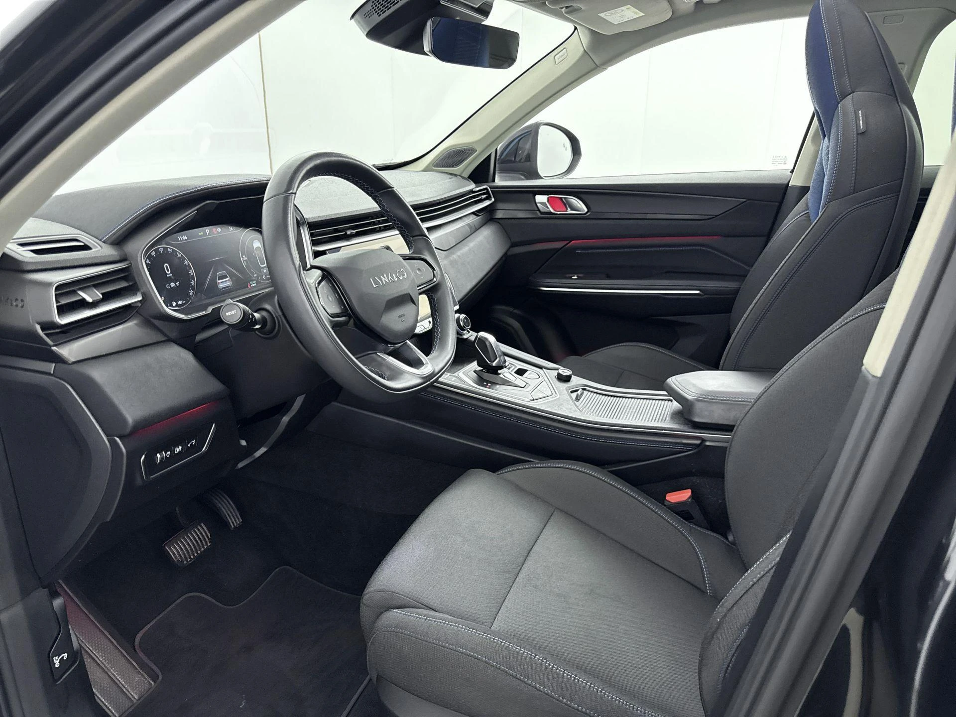 Lynk & Co-01-image-7