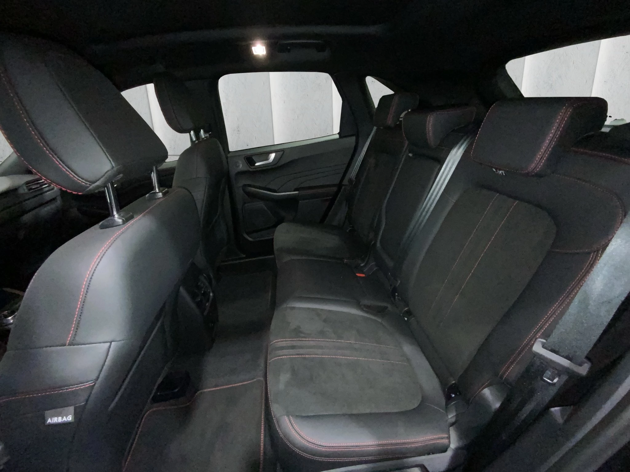 Ford Kuga ST-Line X Aut.*PANO*AHK*360GRAD*LED-MATRIX*NAVI*GRA*WINTER-PKT.