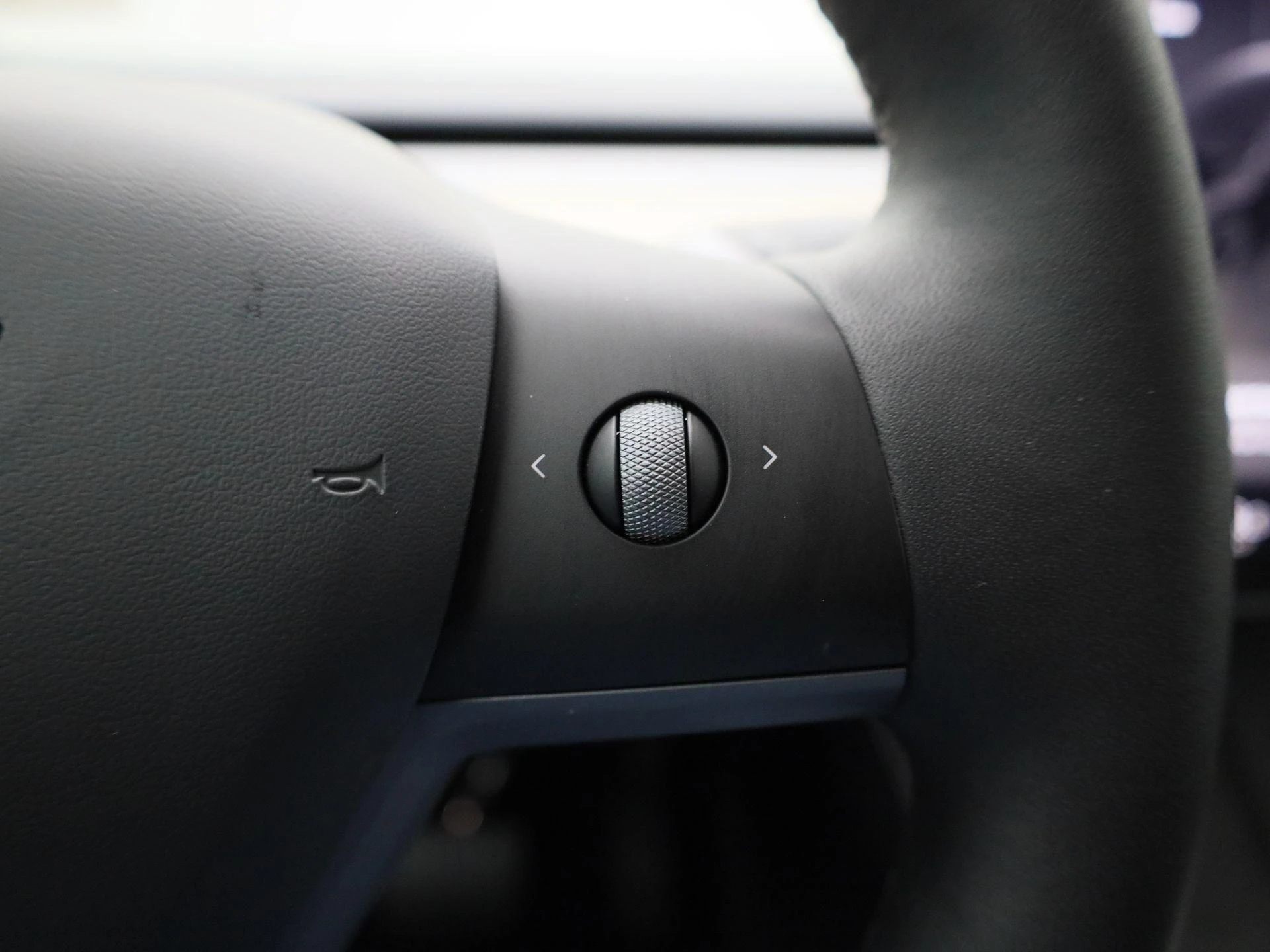 Tesla-Model Y-image-16