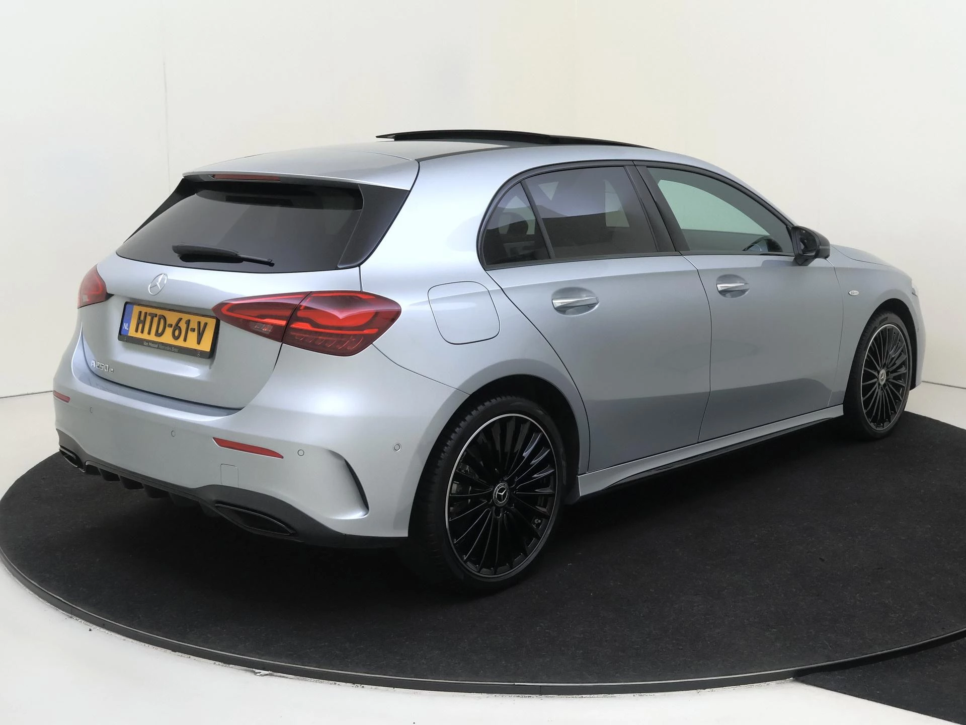 Mercedes-Benz A-Klasse 250 e Business Solution AMG