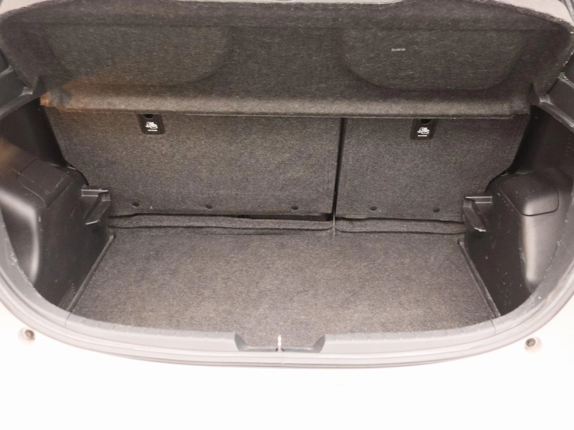 Toyota-Yaris-image-14
