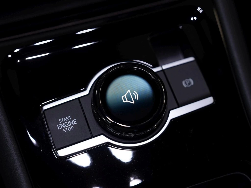 Volkswagen-Tiguan-image-13