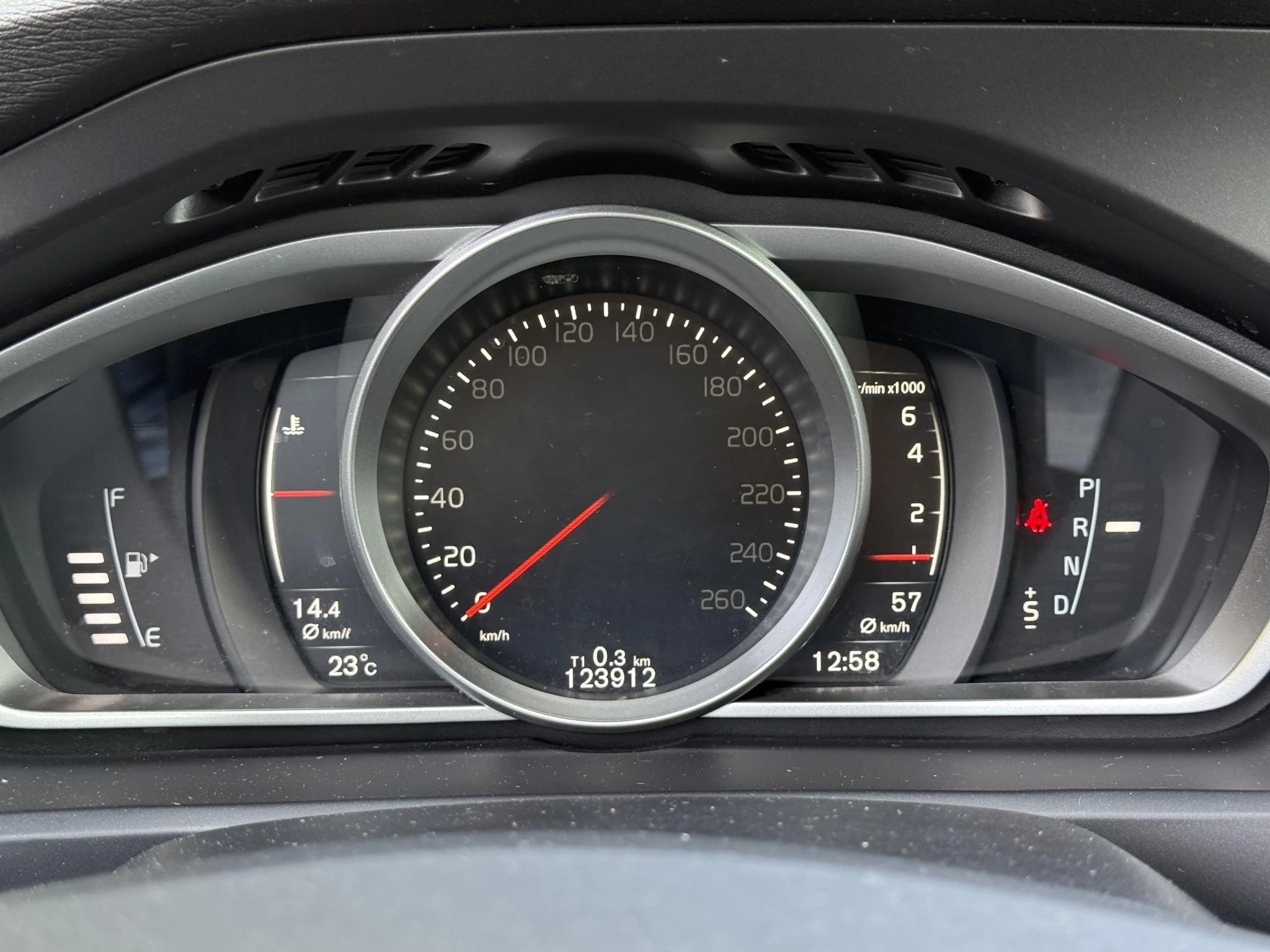 Volvo-V40-image-19
