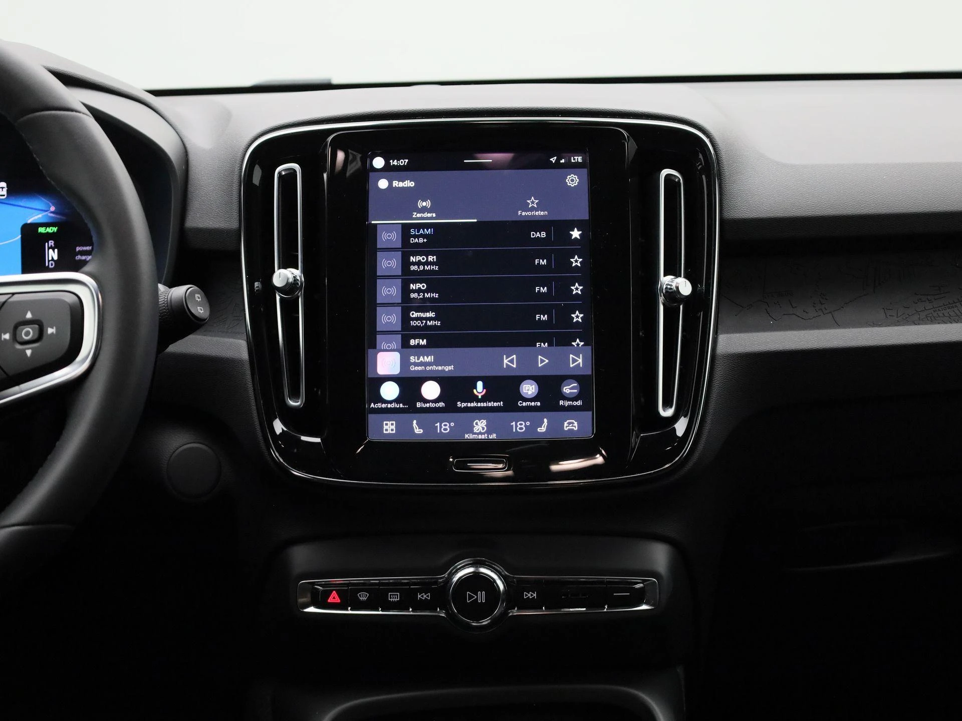 Volvo-XC40-image-8