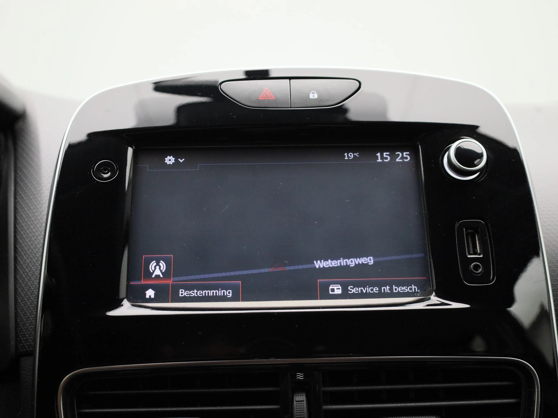 Renault-Clio-image-15