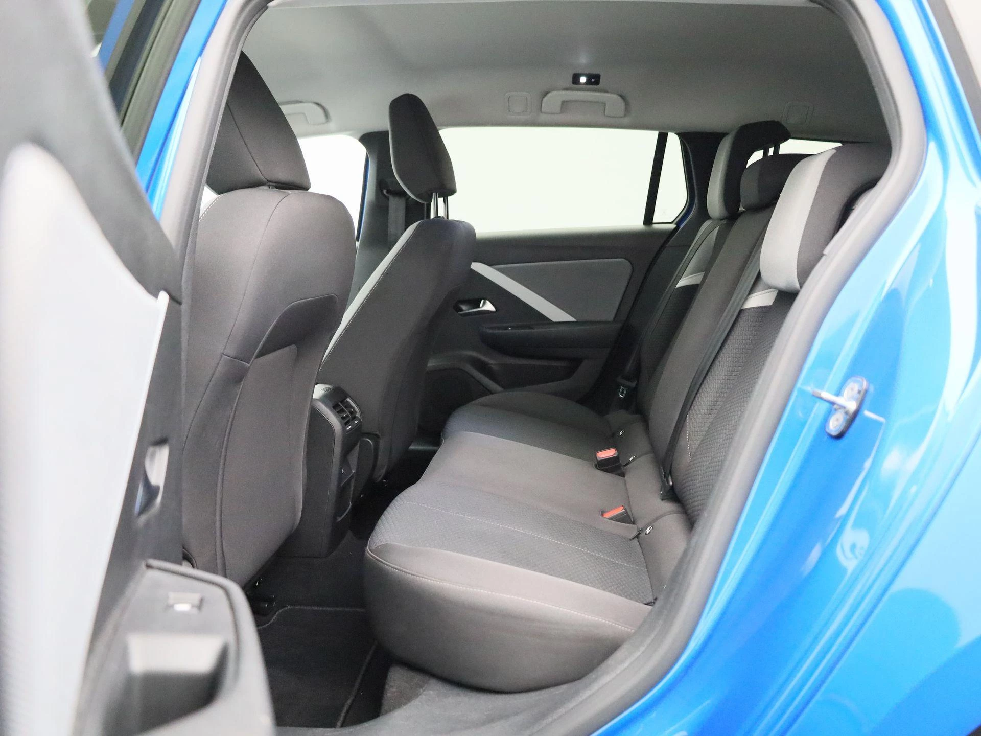 Opel-Astra-image-11