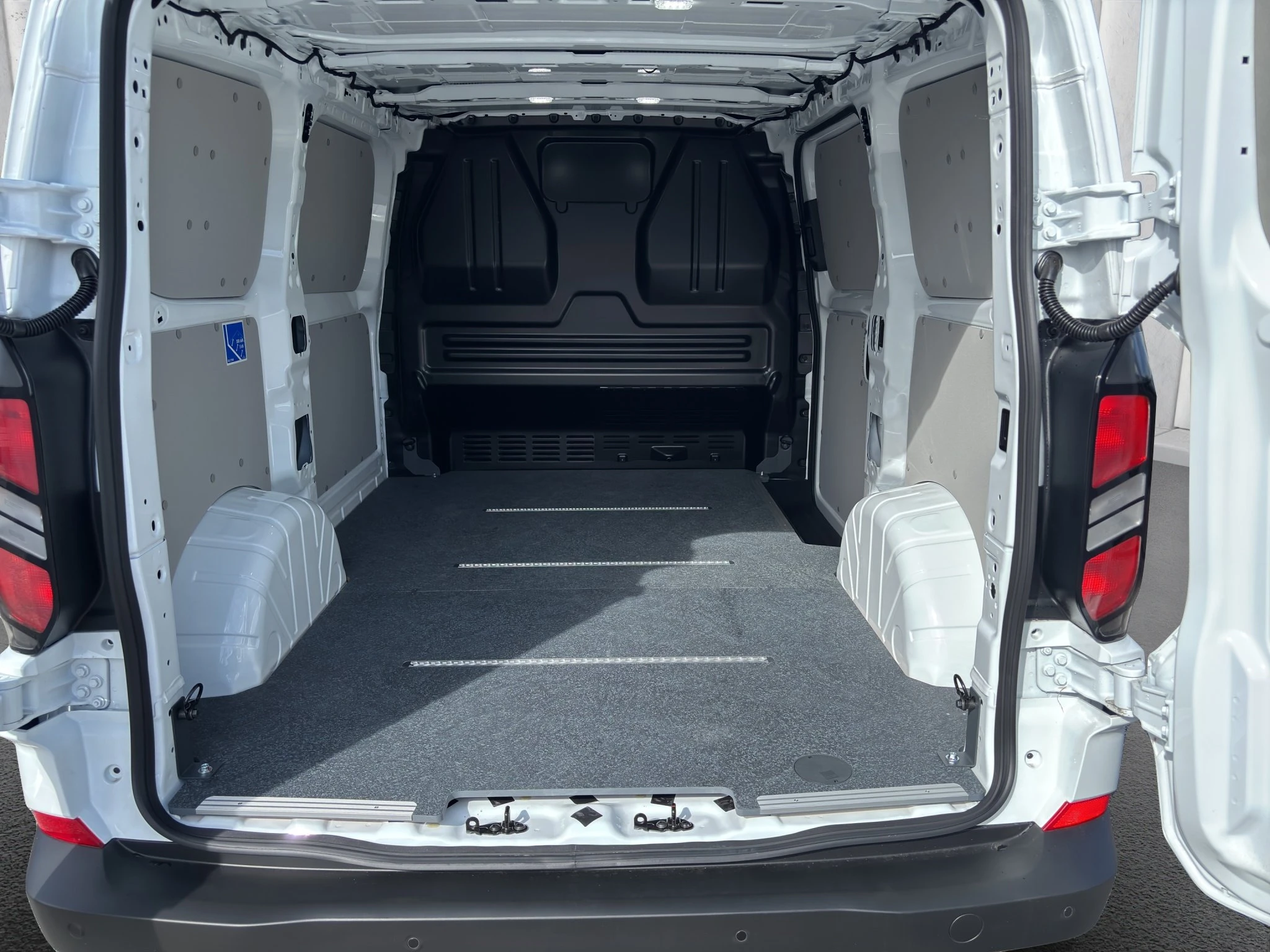 Ford-Transit Custom-image-17