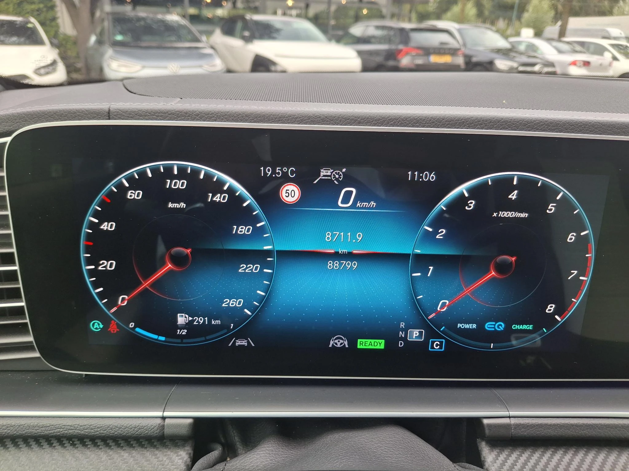 Mercedes-Benz-GLE-image-21