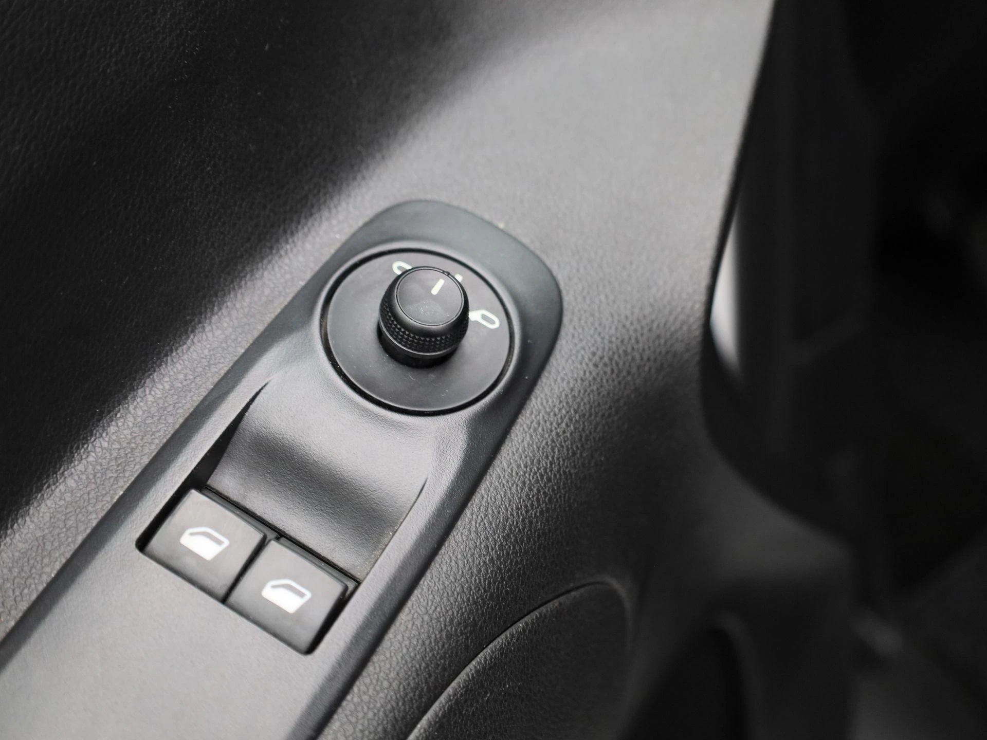Opel-Combo Life-image-25