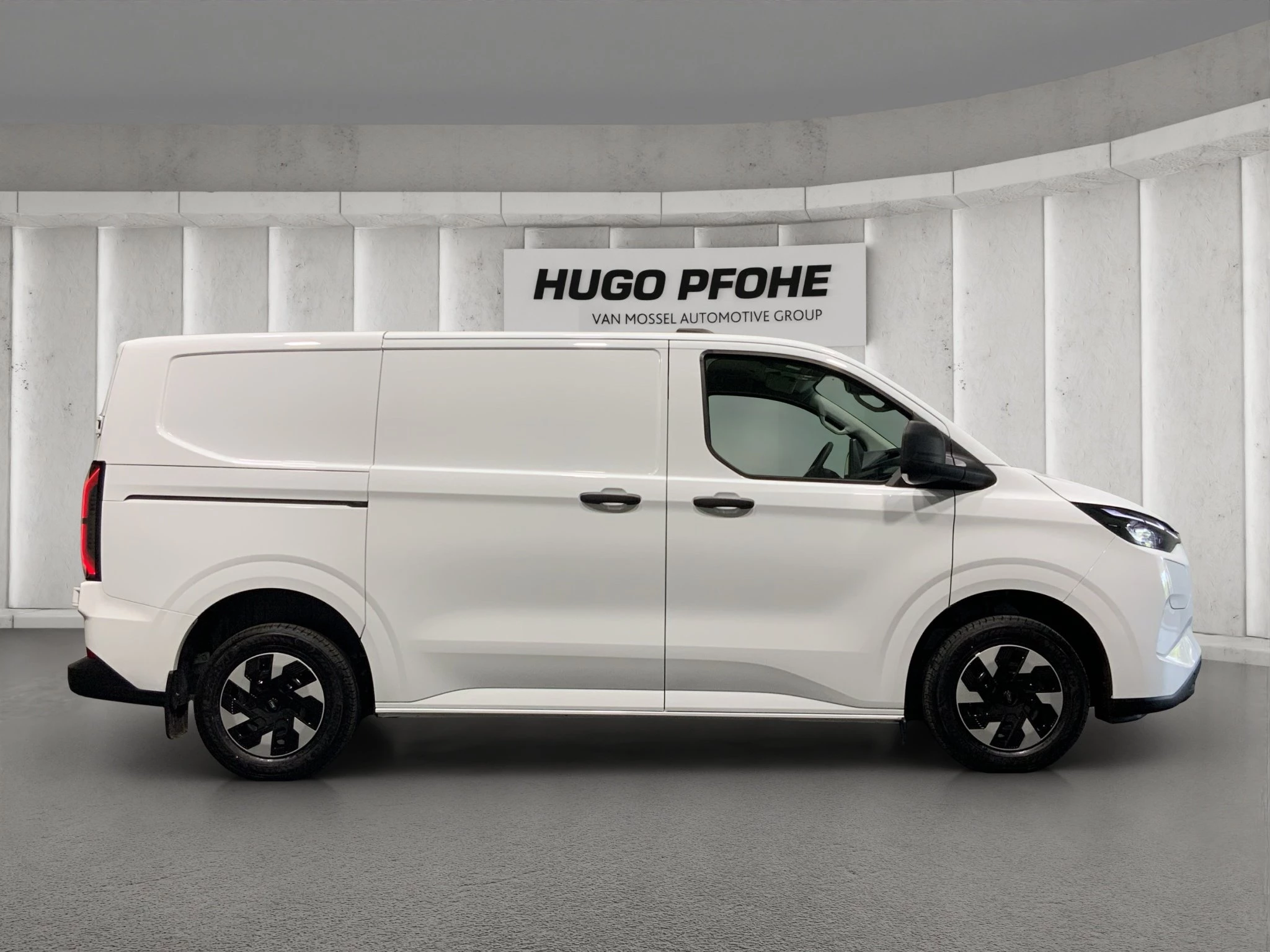 Ford-Transit Custom-image-5