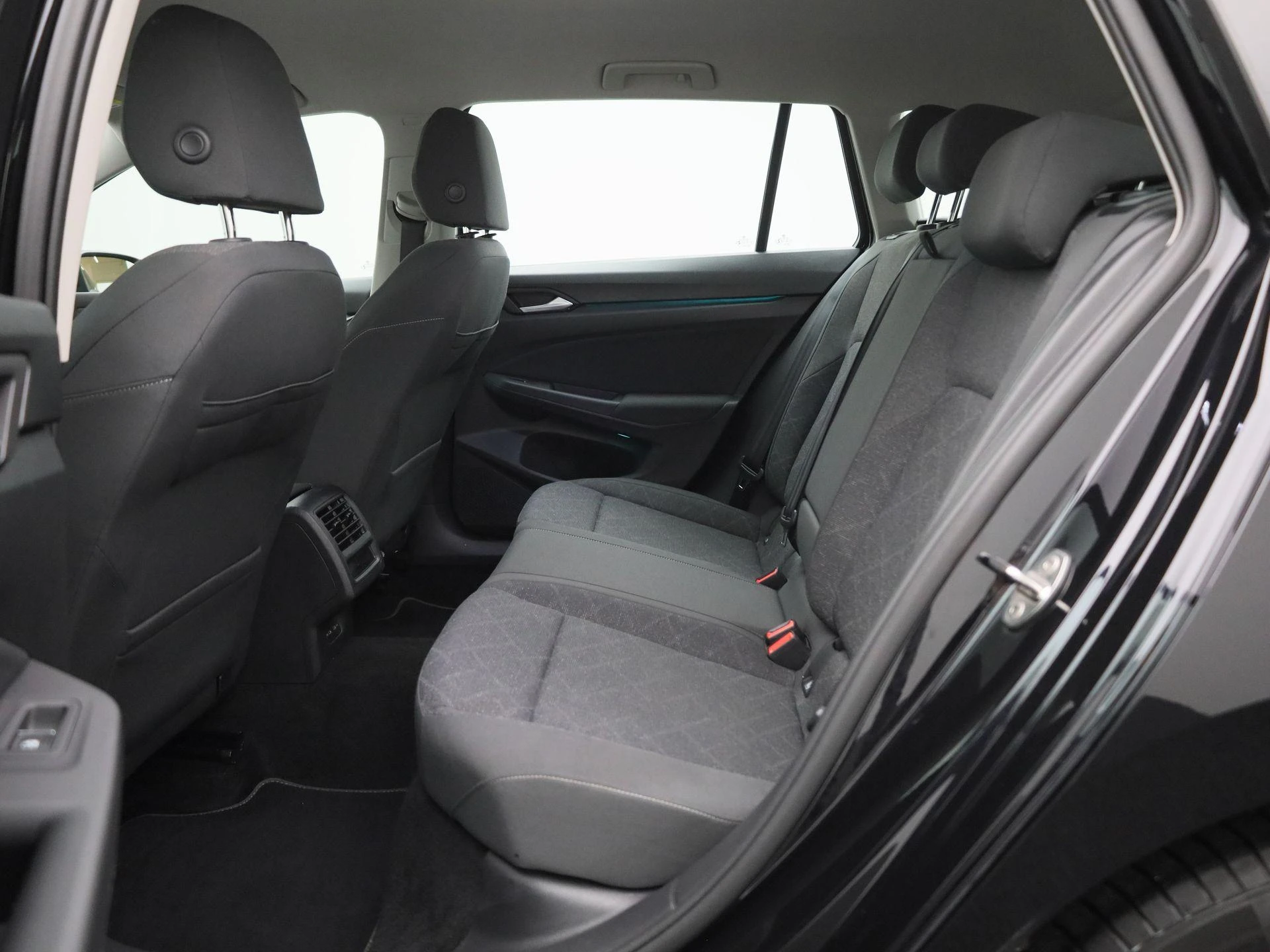 Volkswagen-Golf-image-11
