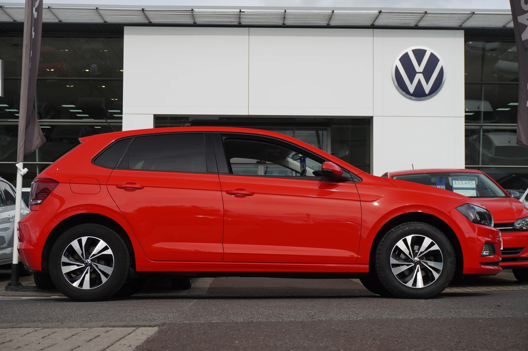 Volkswagen-Polo-image-3