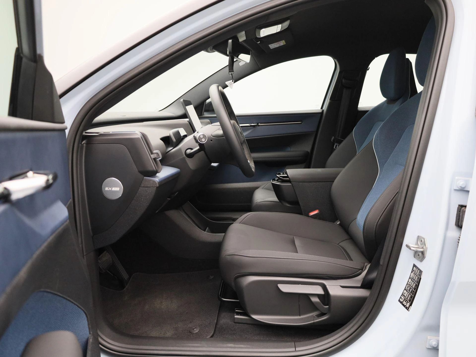Volvo-EX30-image-9