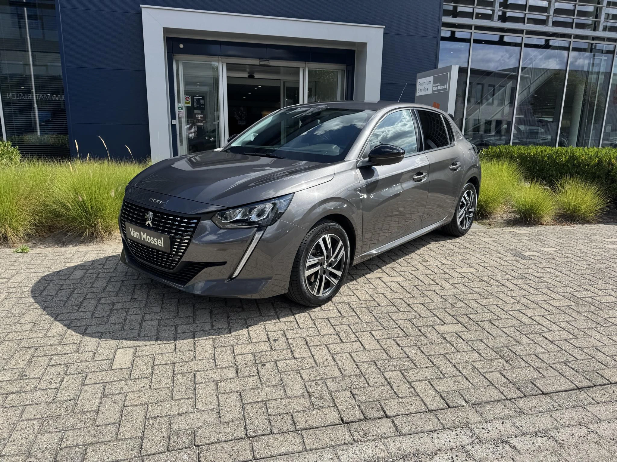 Peugeot-208-image-2