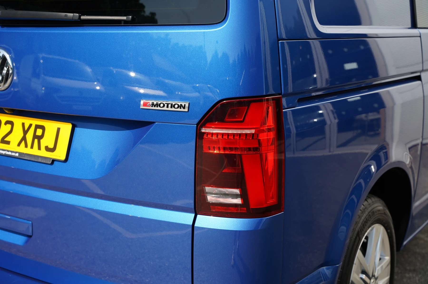 Volkswagen-Transporter-image-37