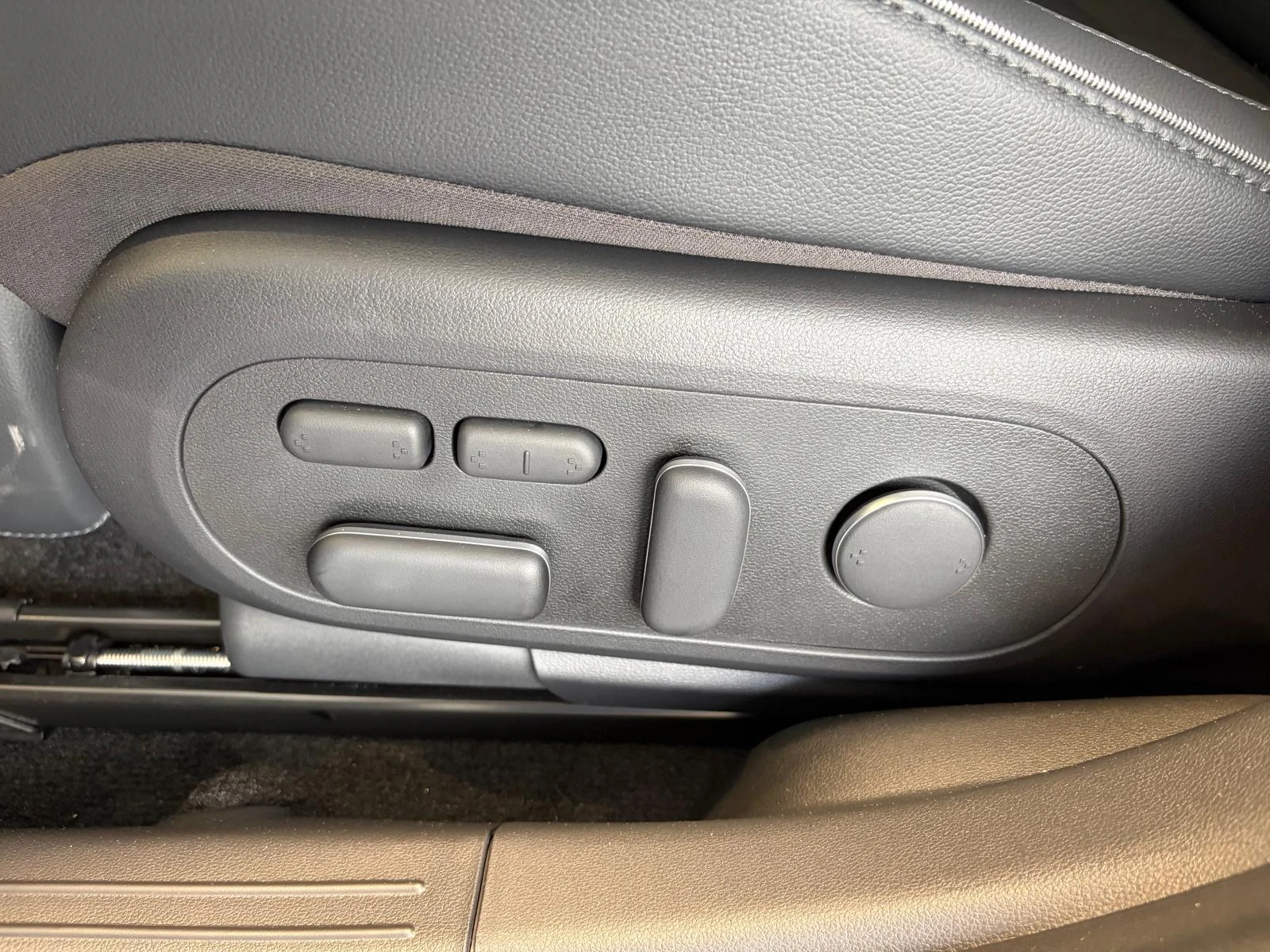 Hyundai-IONIQ 5-image-8