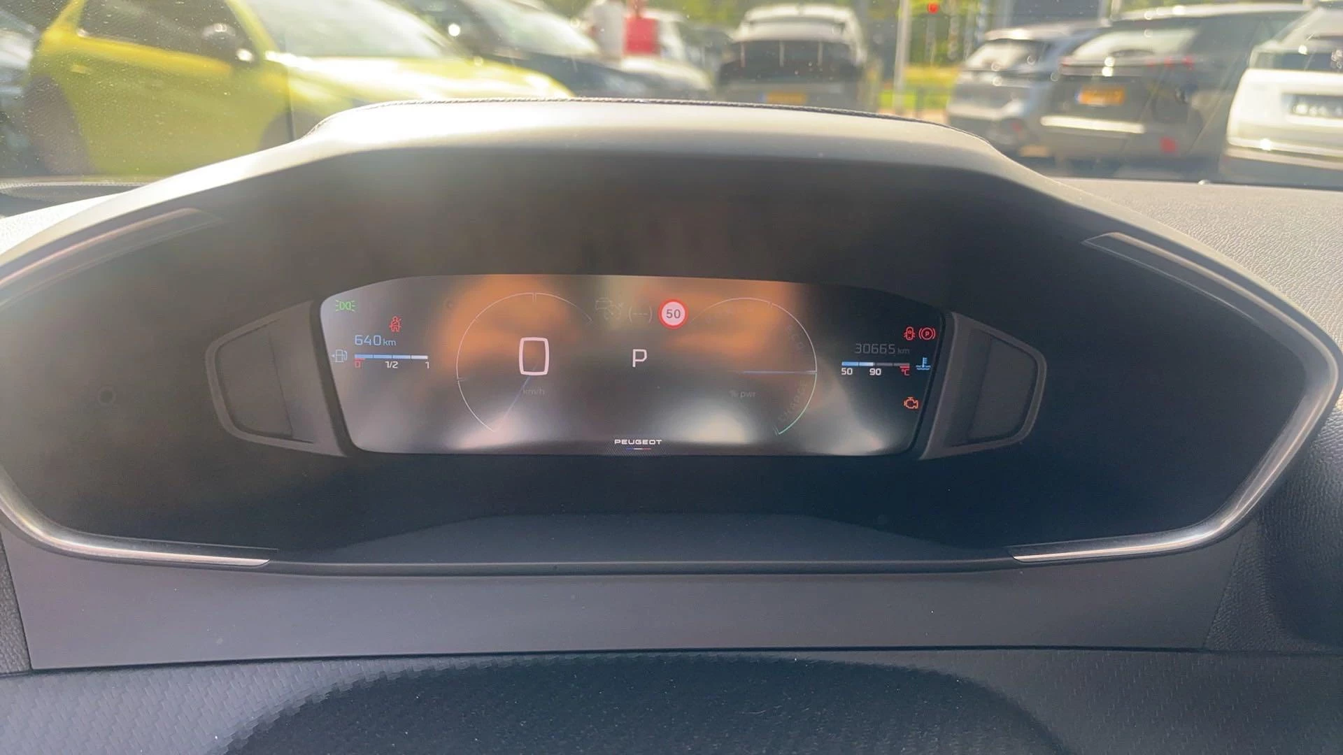 Peugeot 2008 1.2 Hybrid 136 Allure