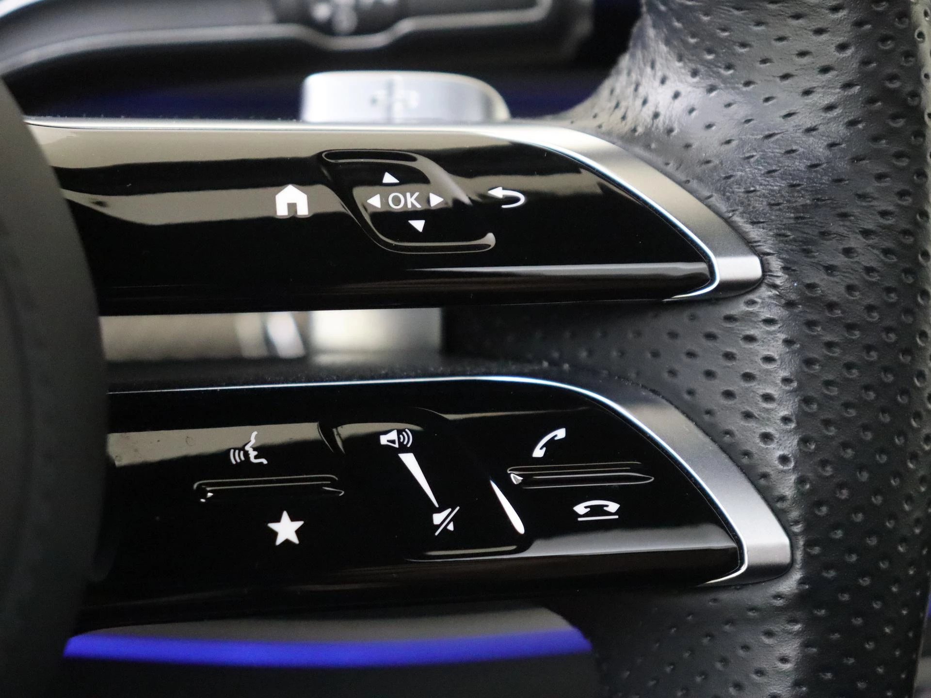 Mercedes-Benz-GLE-image-13