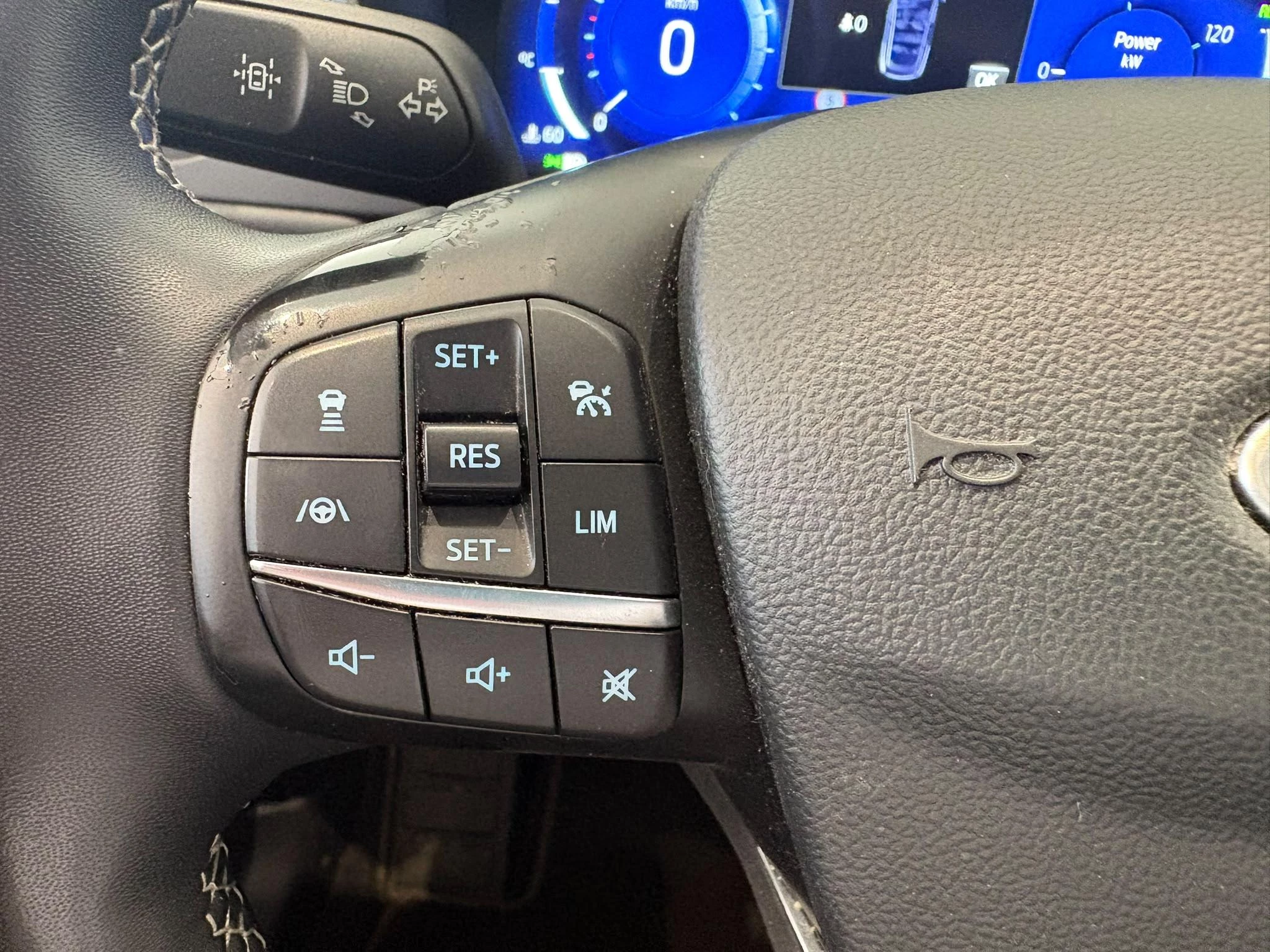 Ford-Kuga-image-12