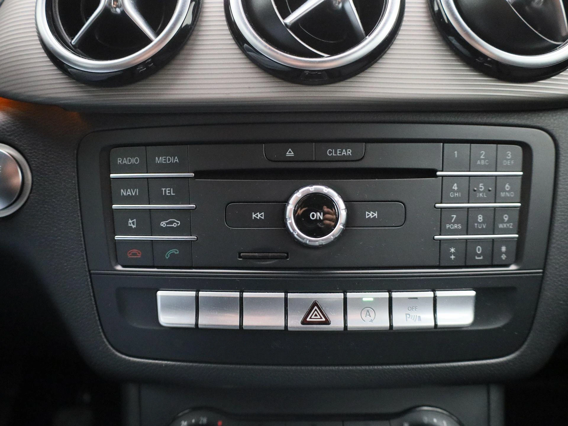 Mercedes-Benz-B-Klasse-image-16