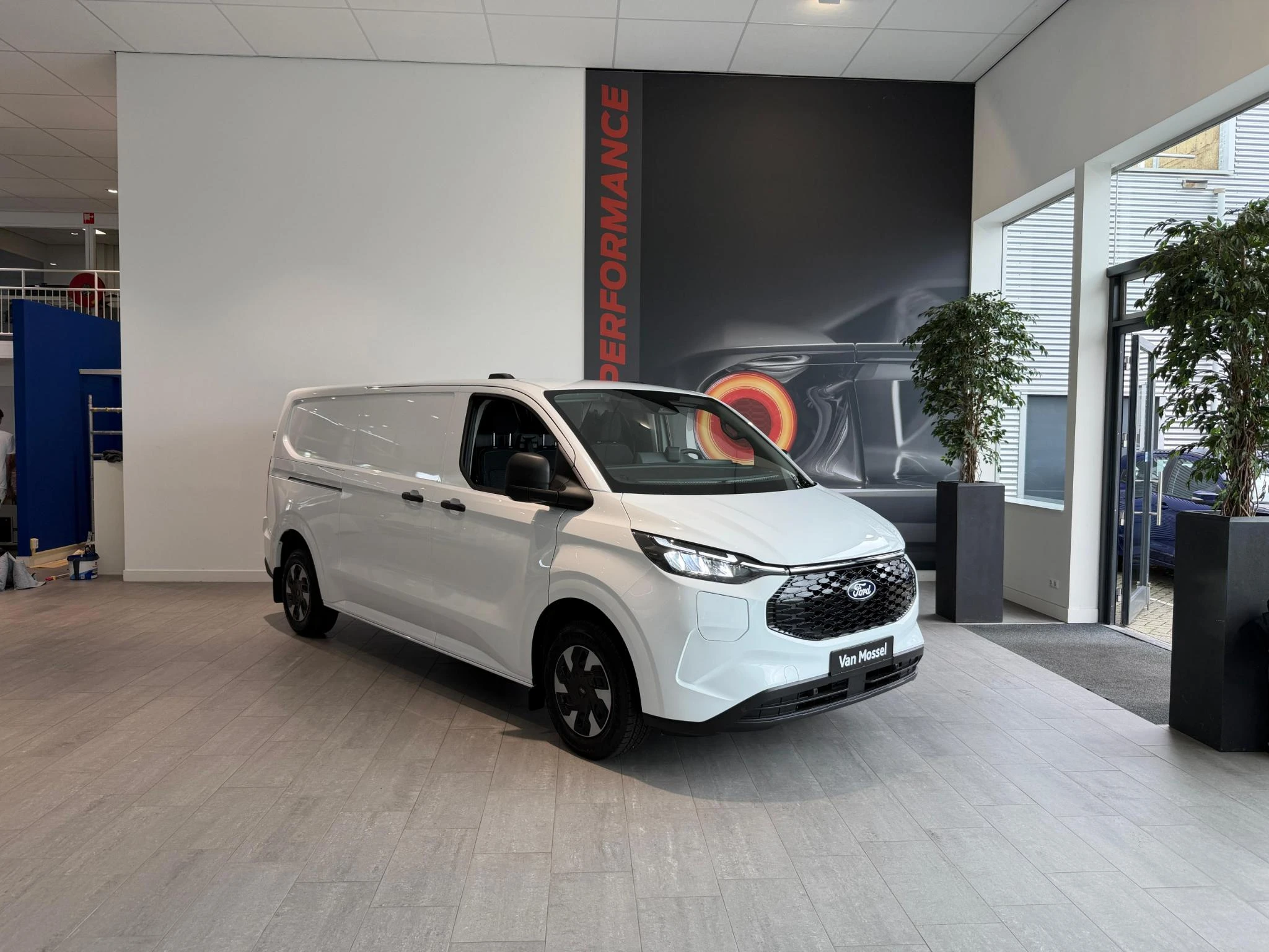 Ford-E-Transit Custom-image-7