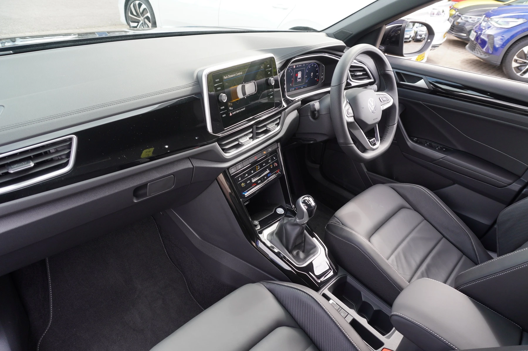 Volkswagen-T-Roc-image-1