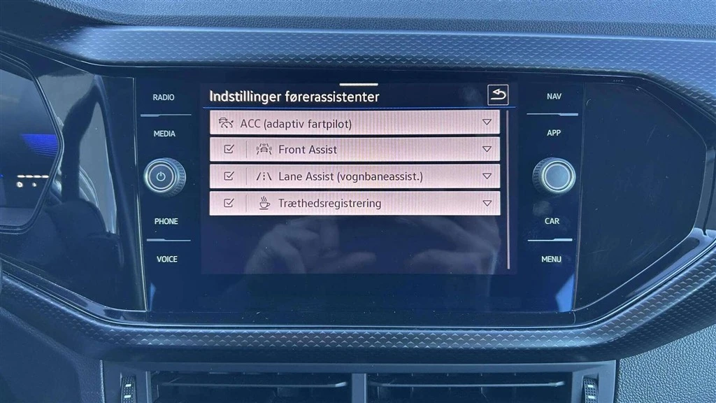 Volkswagen-T-Cross-image-14